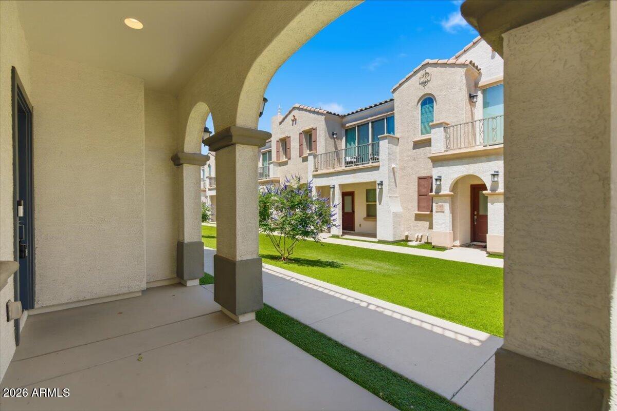 4048 E TOLEDO Street 101