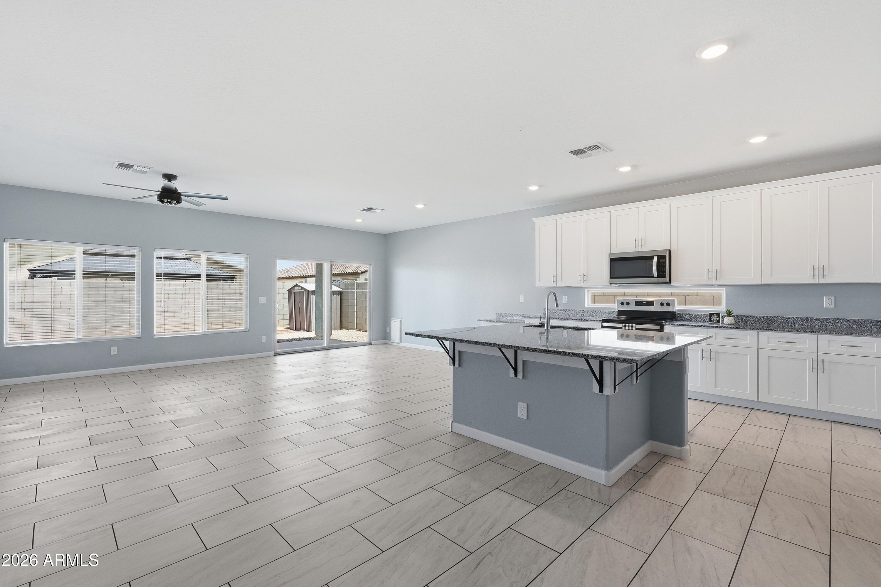 1692 W AZTEC Drive
