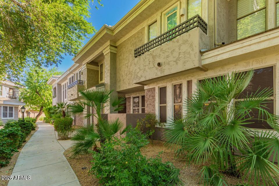 15221 N CLUBGATE Drive 1121