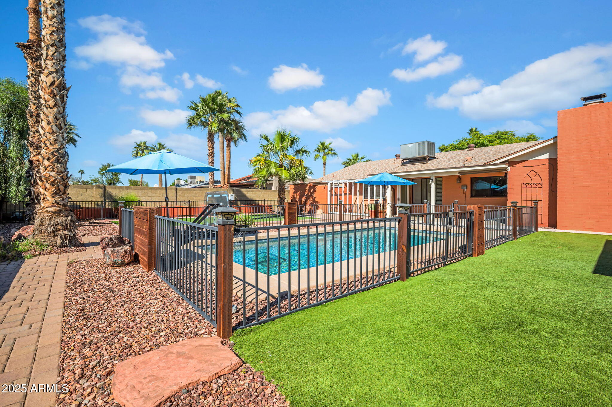 6213 W CORRINE Drive