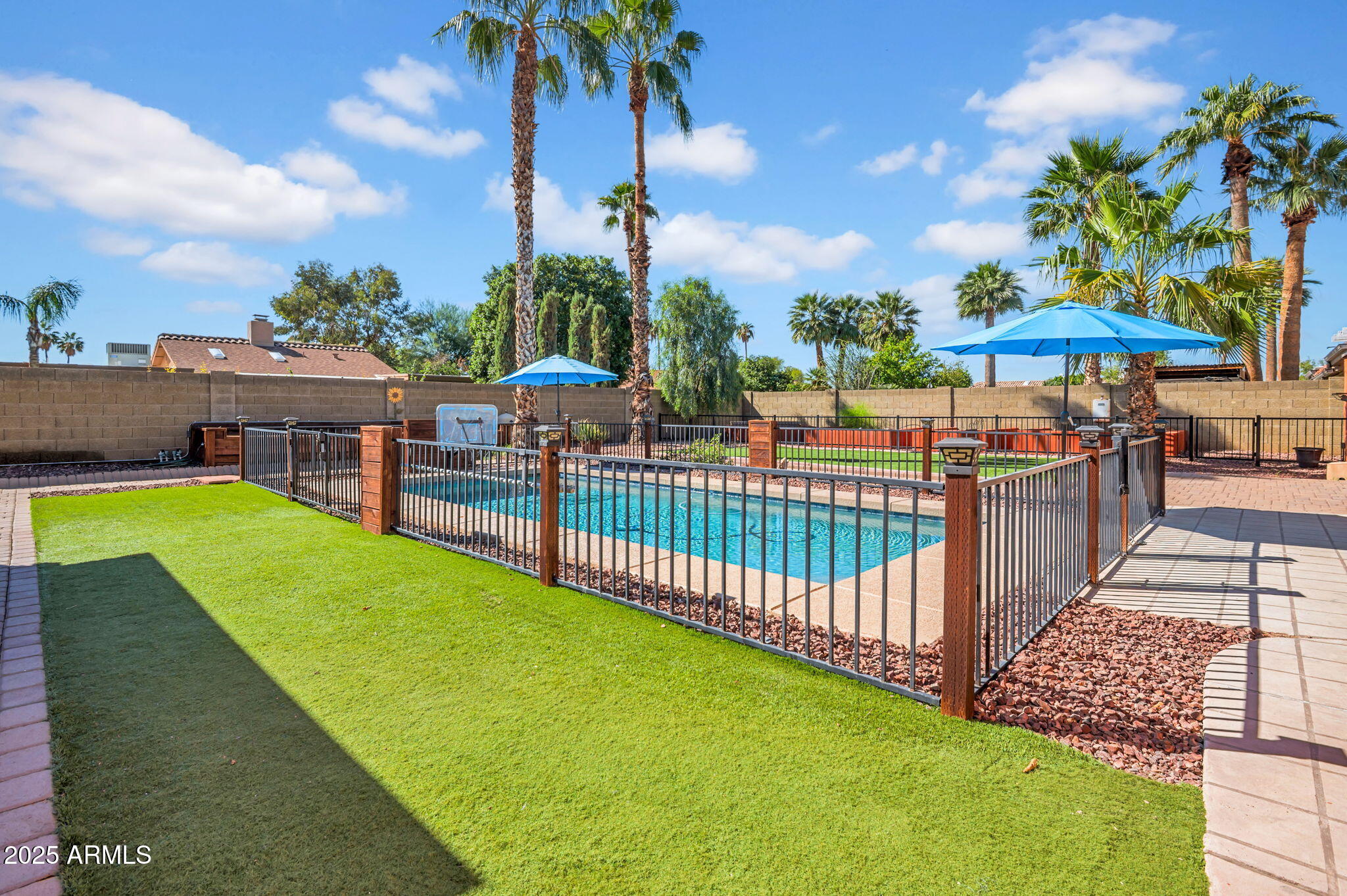 6213 W CORRINE Drive