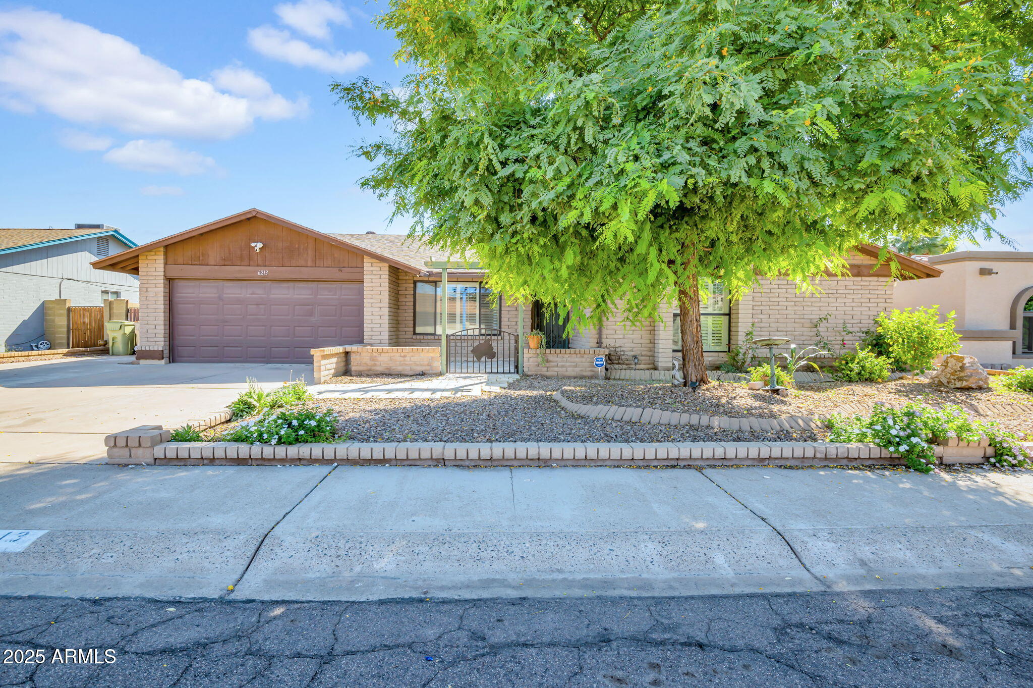 6213 W CORRINE Drive