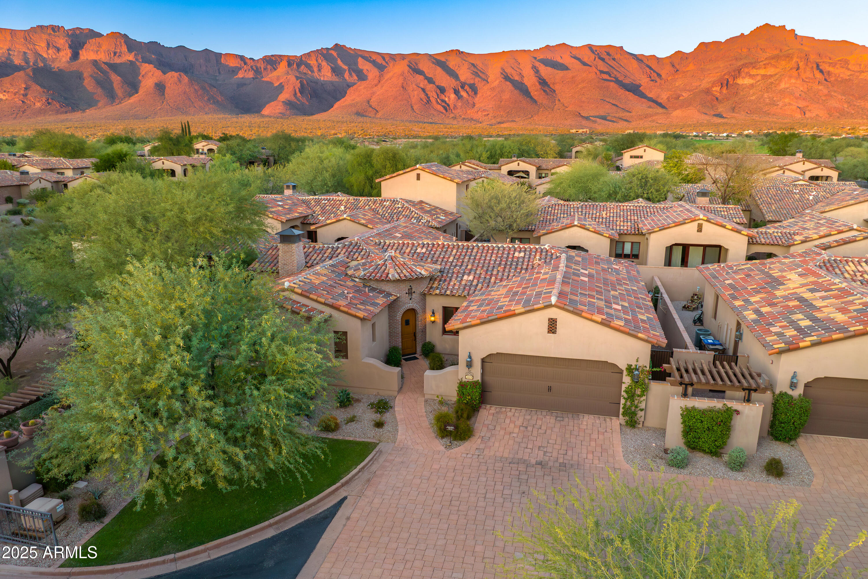 3219 S SILVERBERRY Court