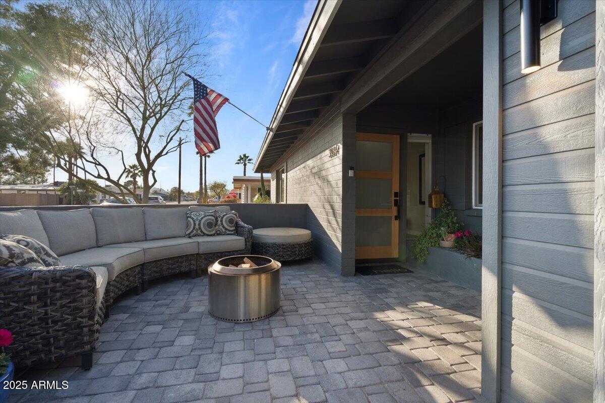 3834 E SHAW BUTTE Drive