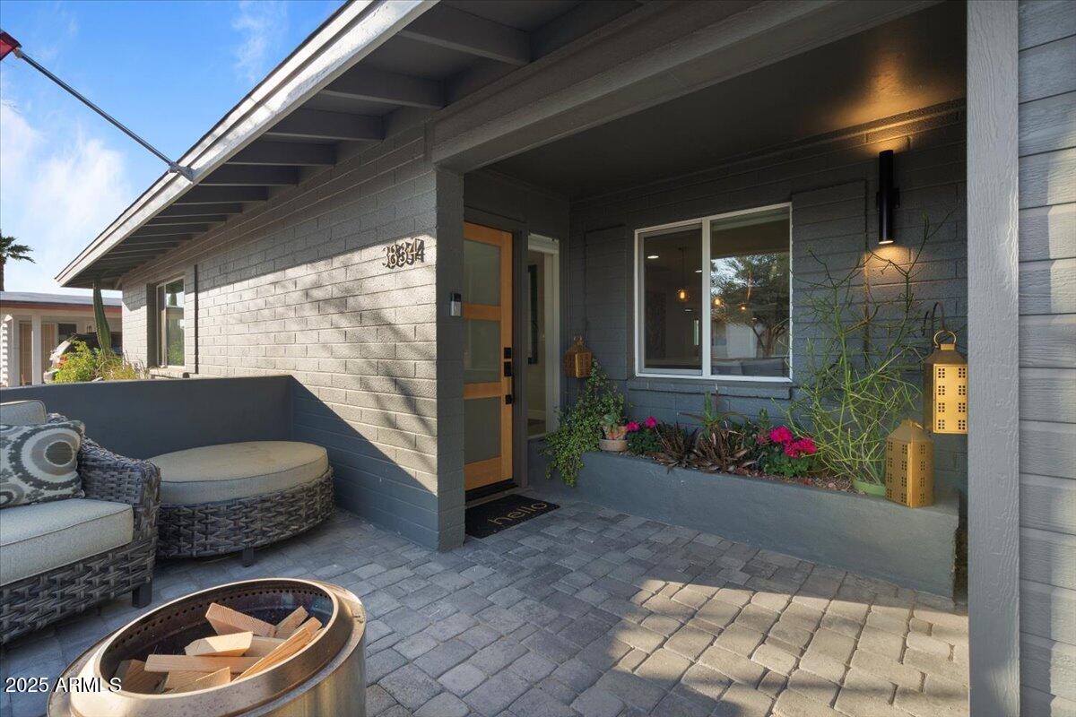3834 E SHAW BUTTE Drive