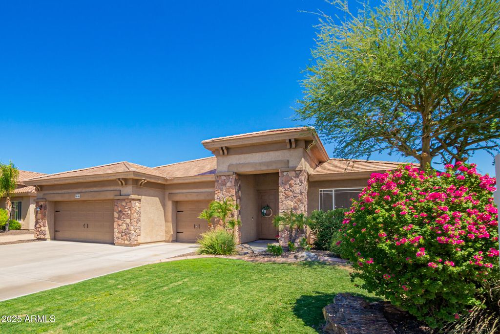Photo of 27821 N 98th Drive, Peoria, AZ 85383 (MLS # 6918064)