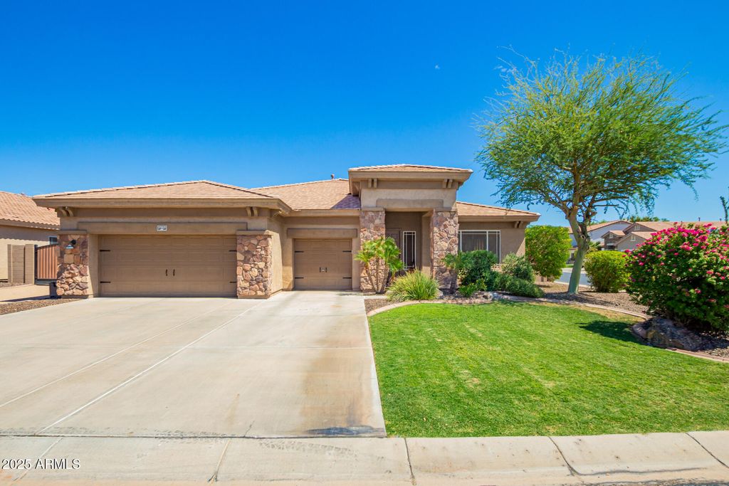 Photo of 27821 N 98th Drive, Peoria, AZ 85383 (MLS # 6918064)