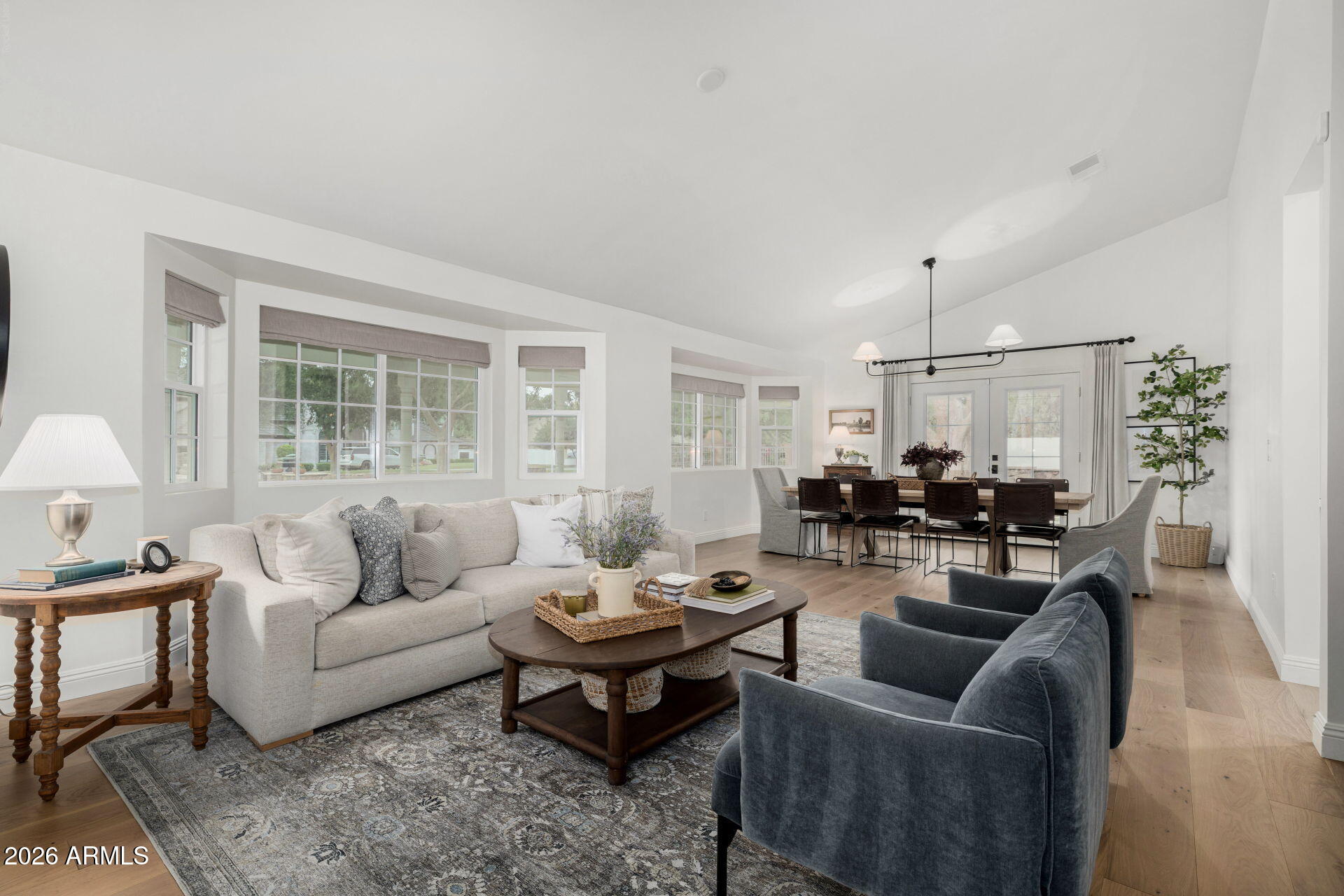 701 E ENCINAS Avenue