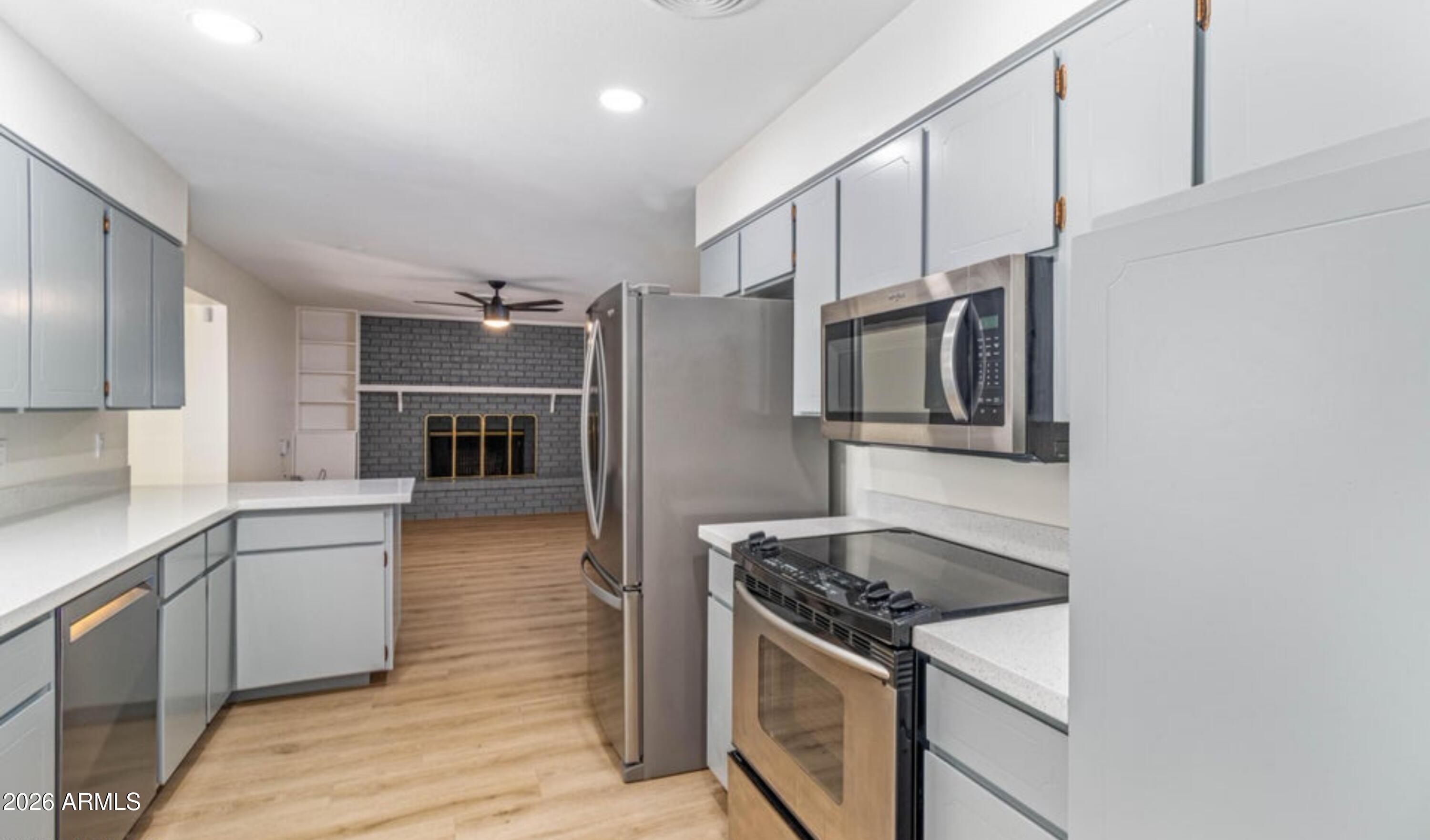1303 W DEVONSHIRE Street 1