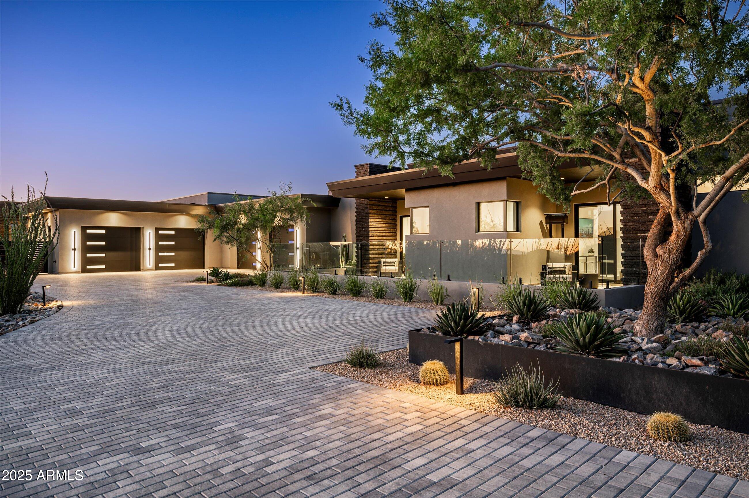 LEGEND CANYON - Residential