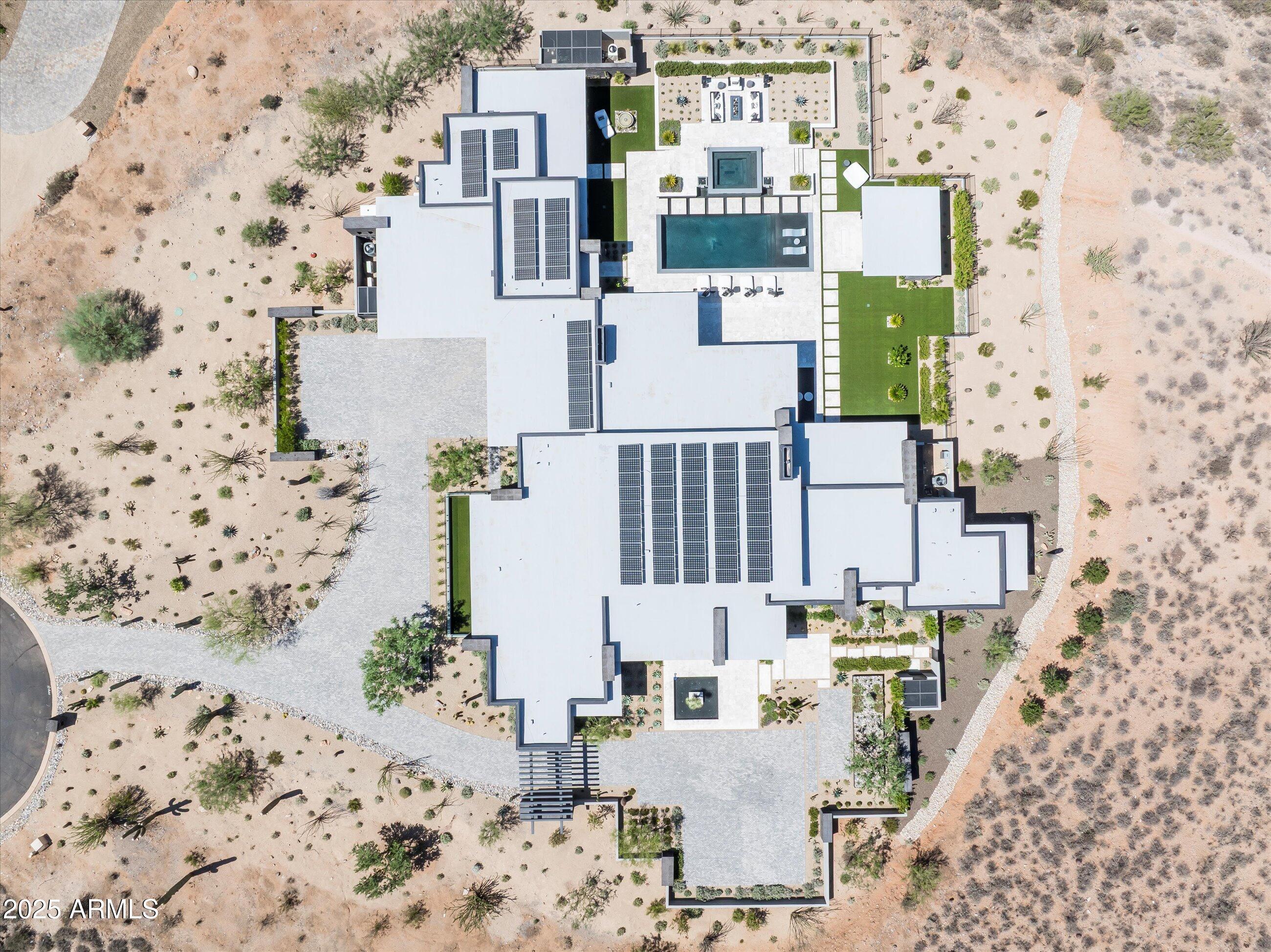 LEGEND CANYON - Residential