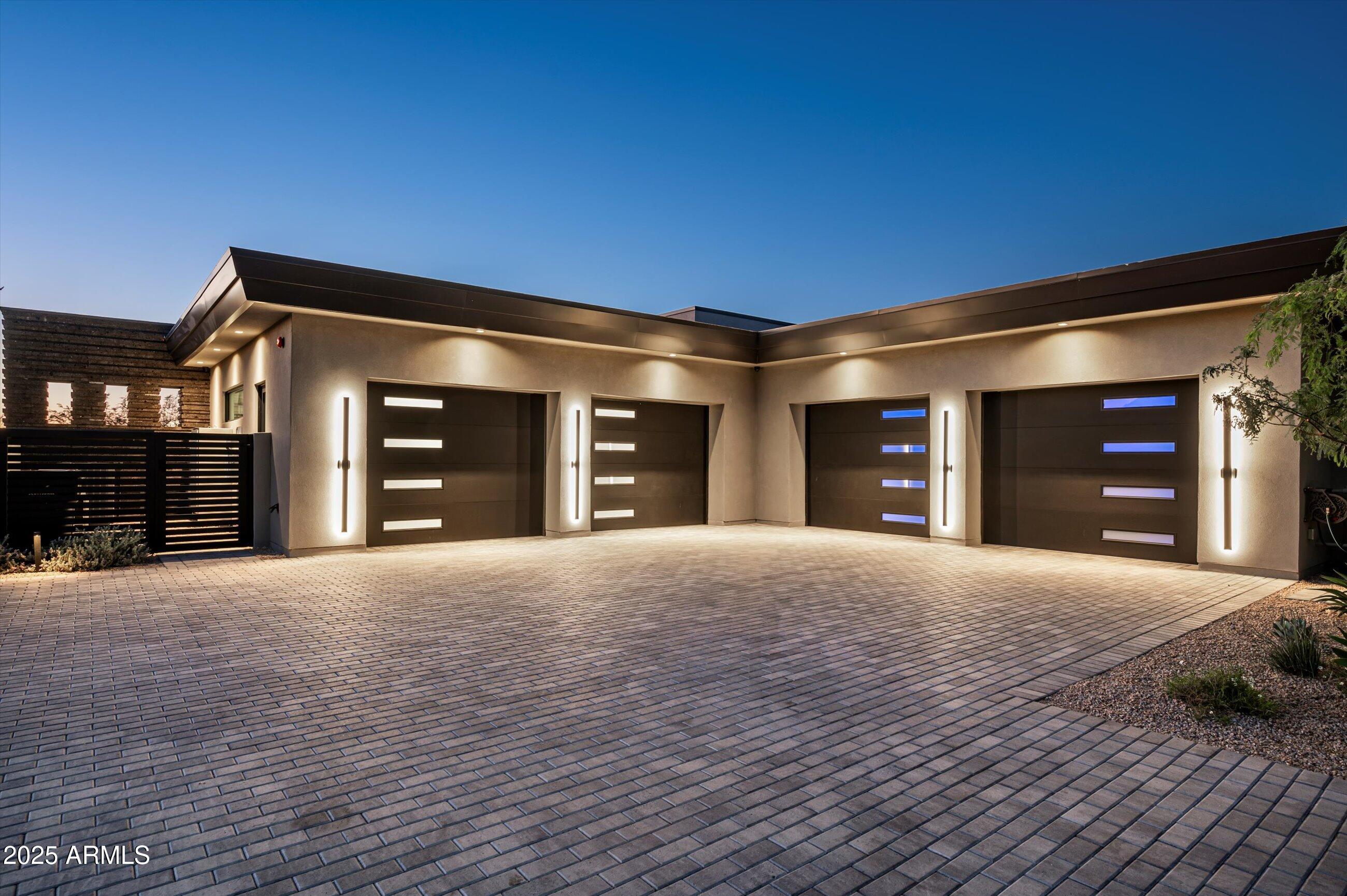 LEGEND CANYON - Residential