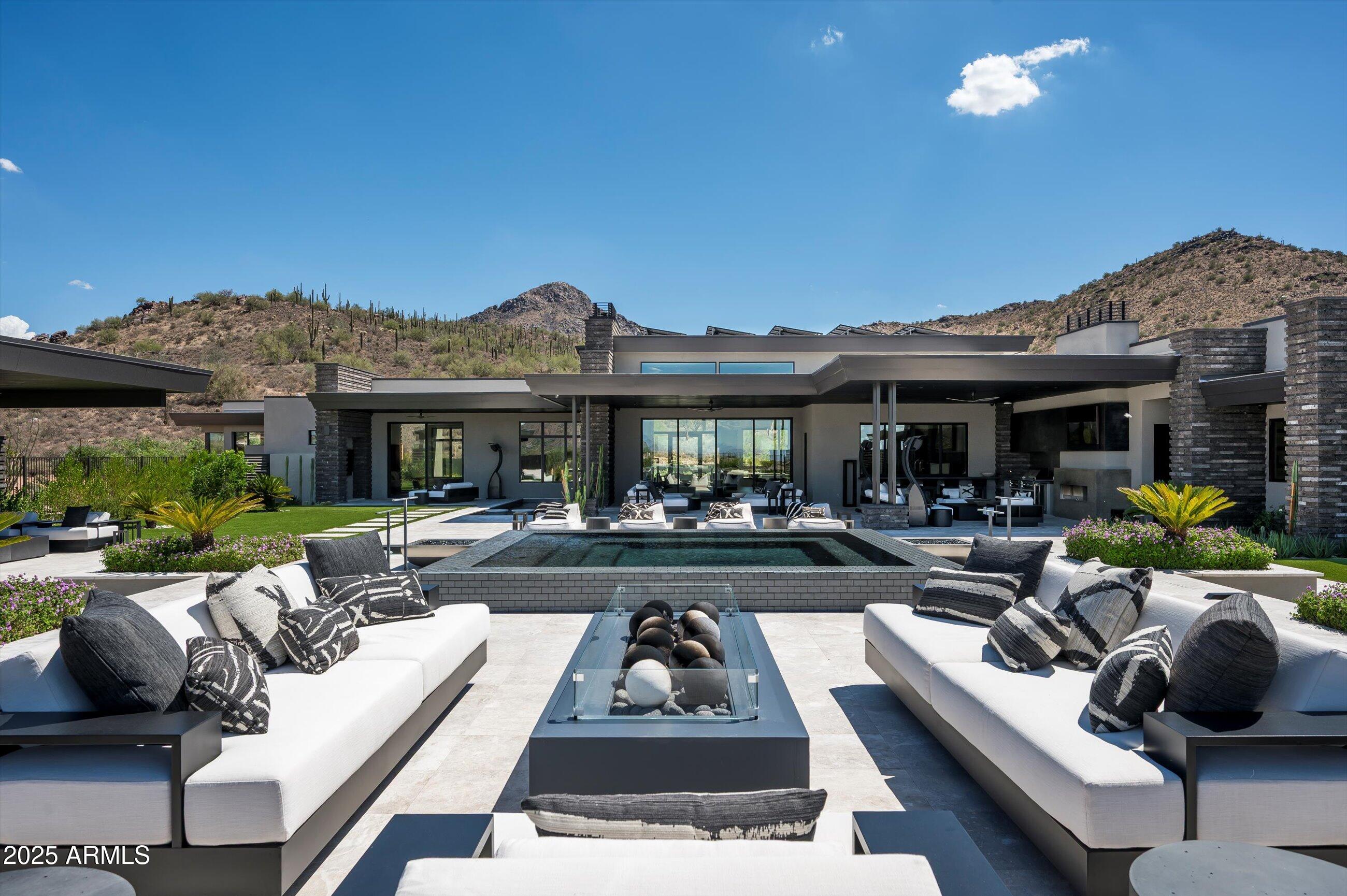 LEGEND CANYON - Residential