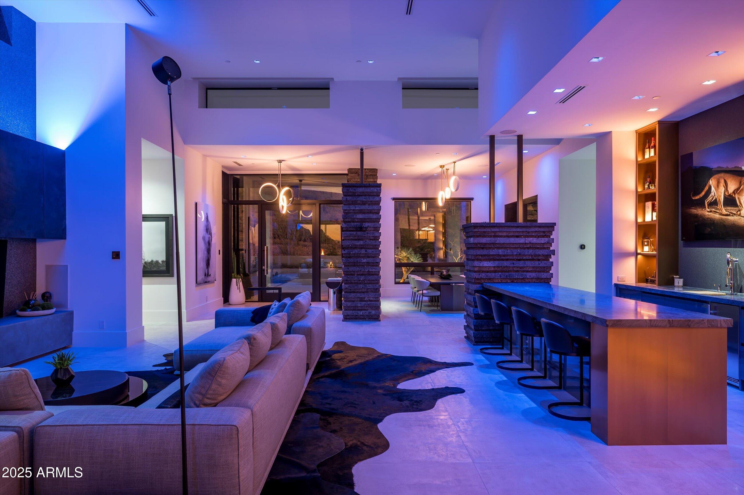 LEGEND CANYON - Residential