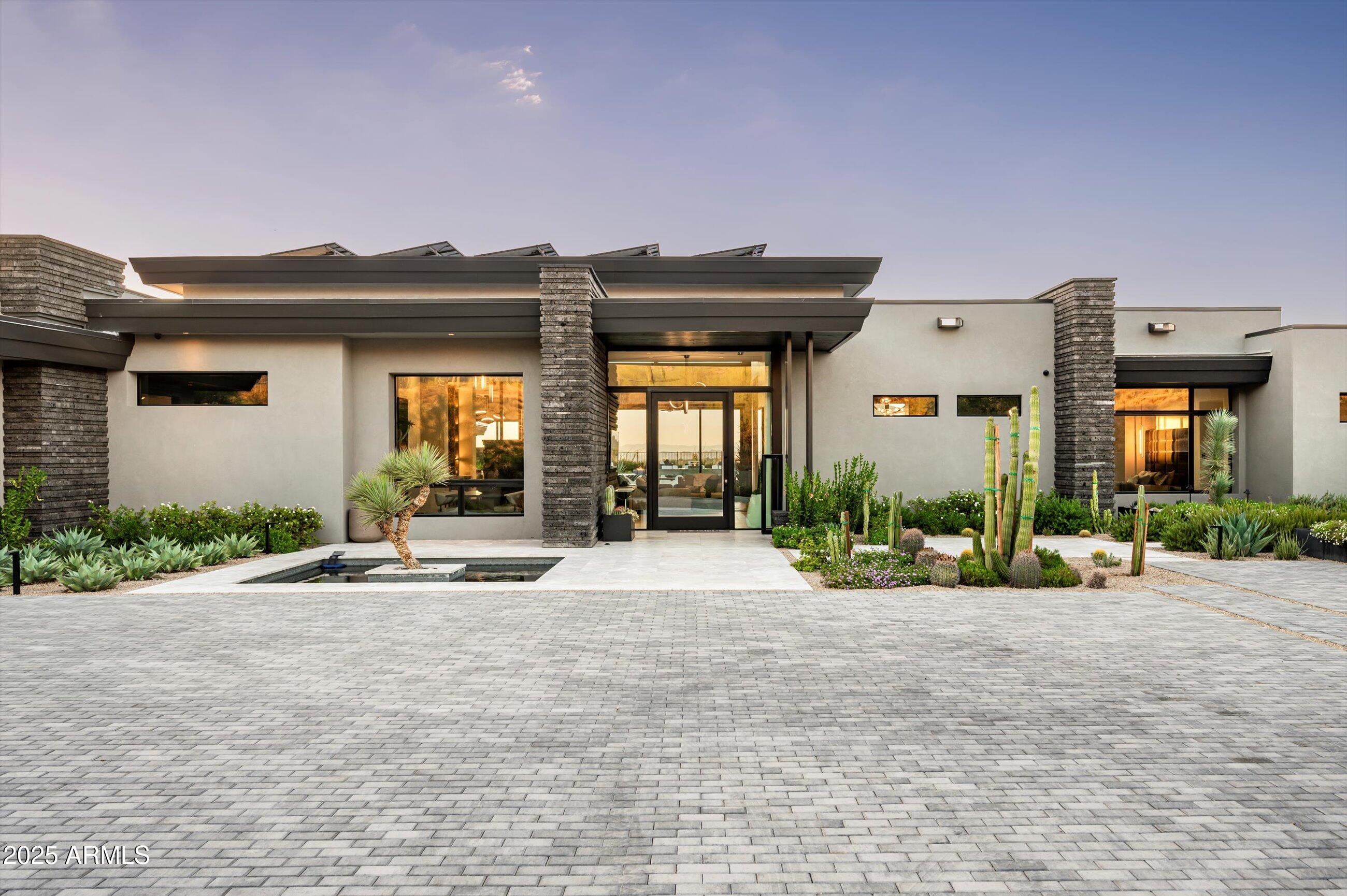 LEGEND CANYON - Residential