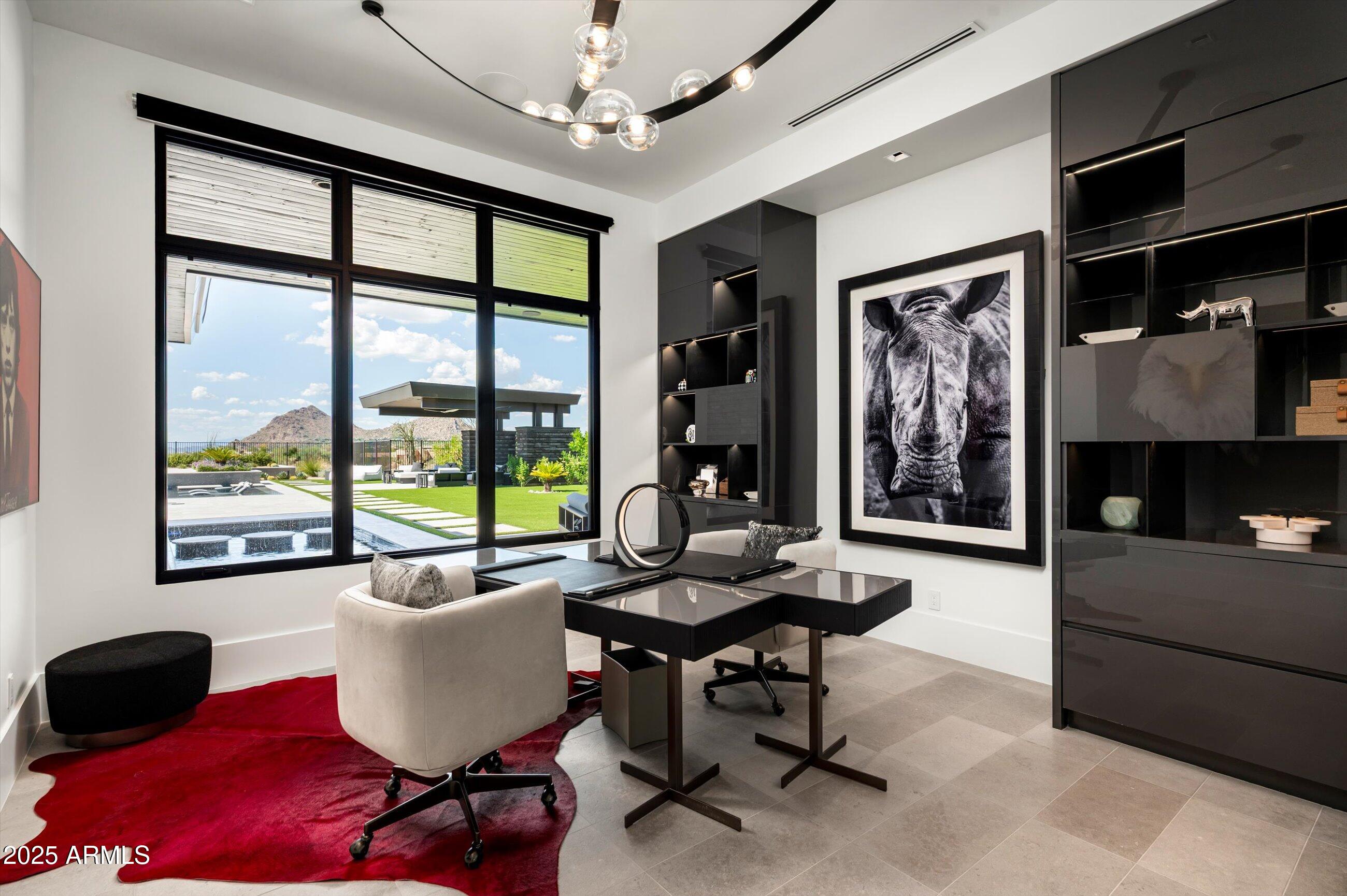 LEGEND CANYON - Residential