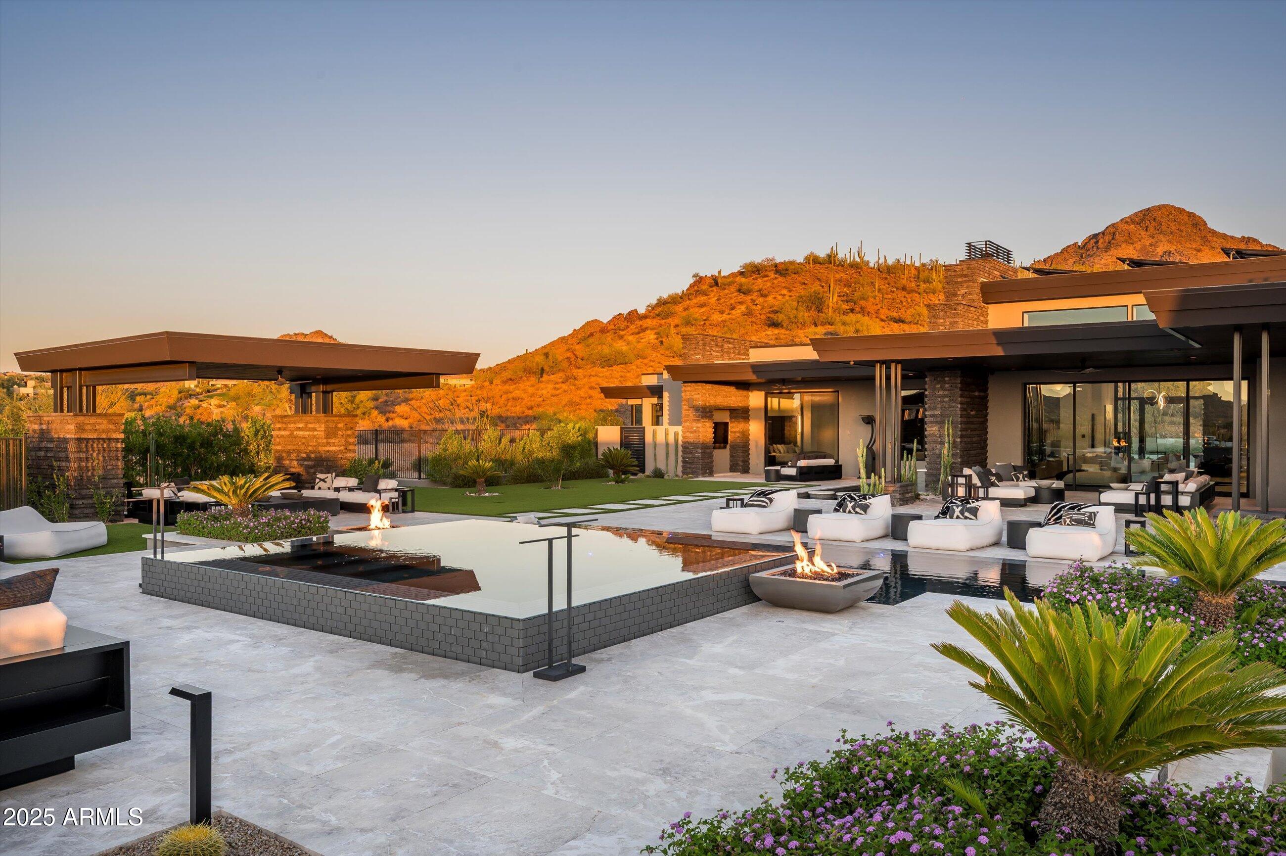 LEGEND CANYON - Residential