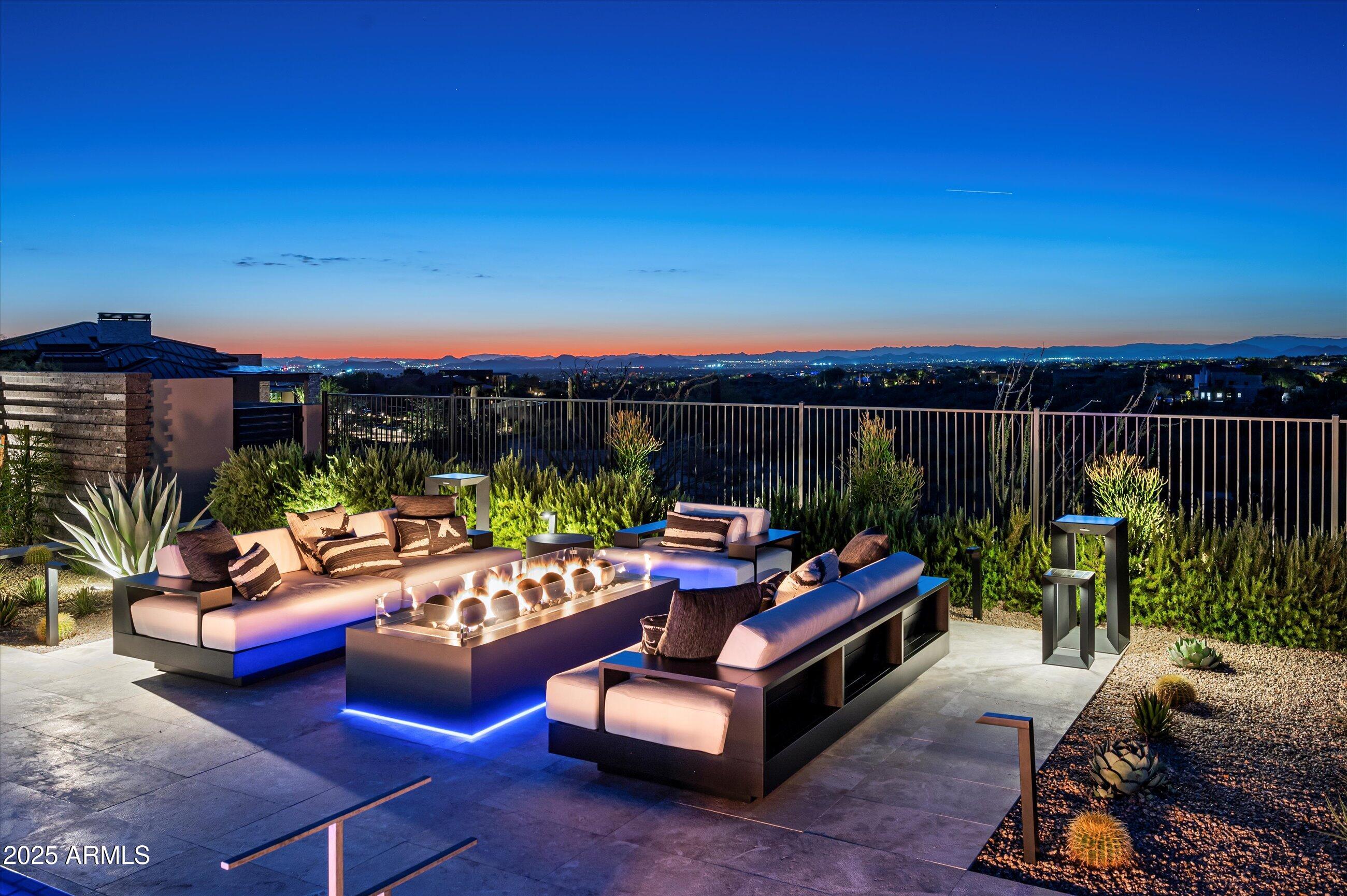 LEGEND CANYON - Residential