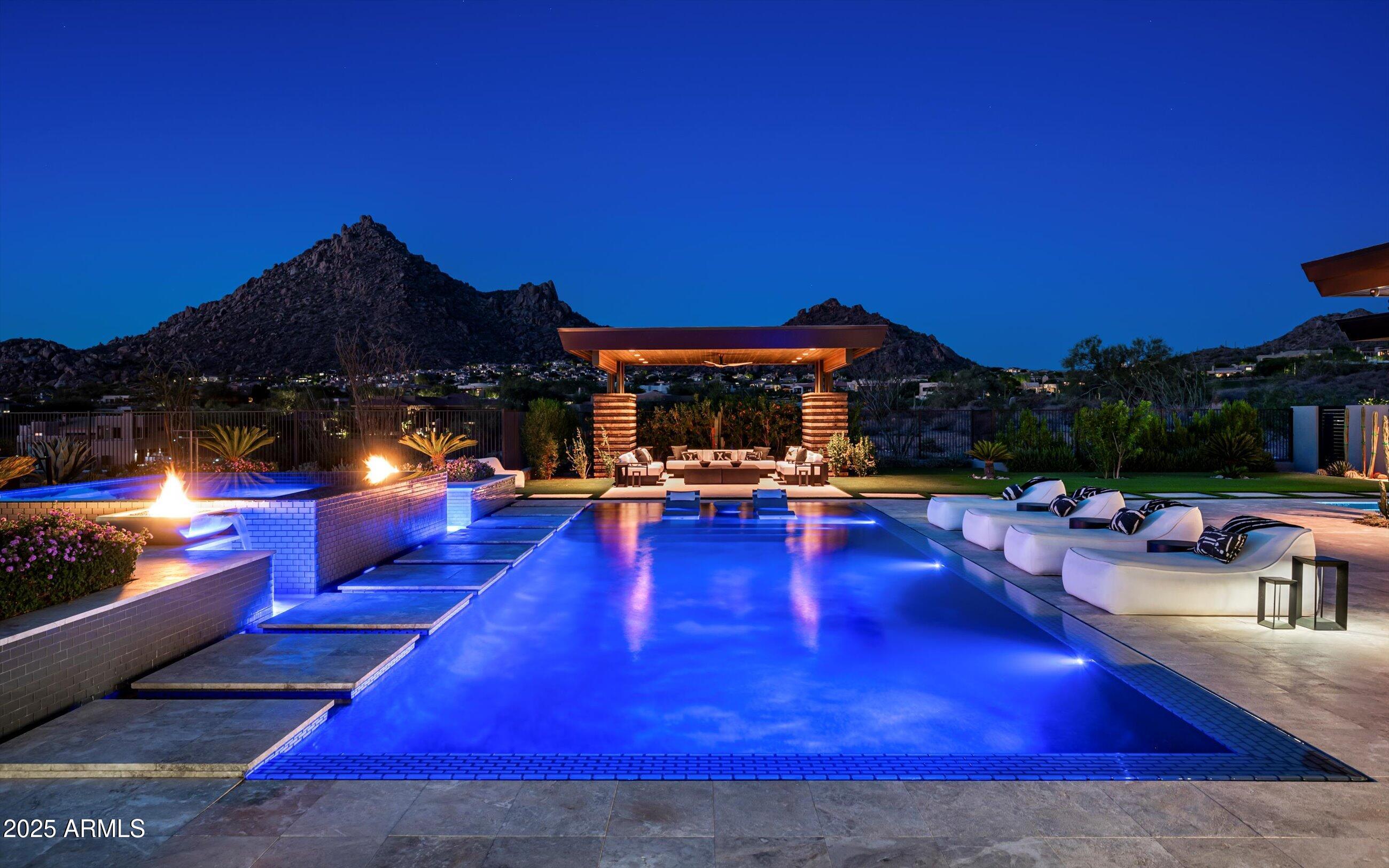 LEGEND CANYON - Residential
