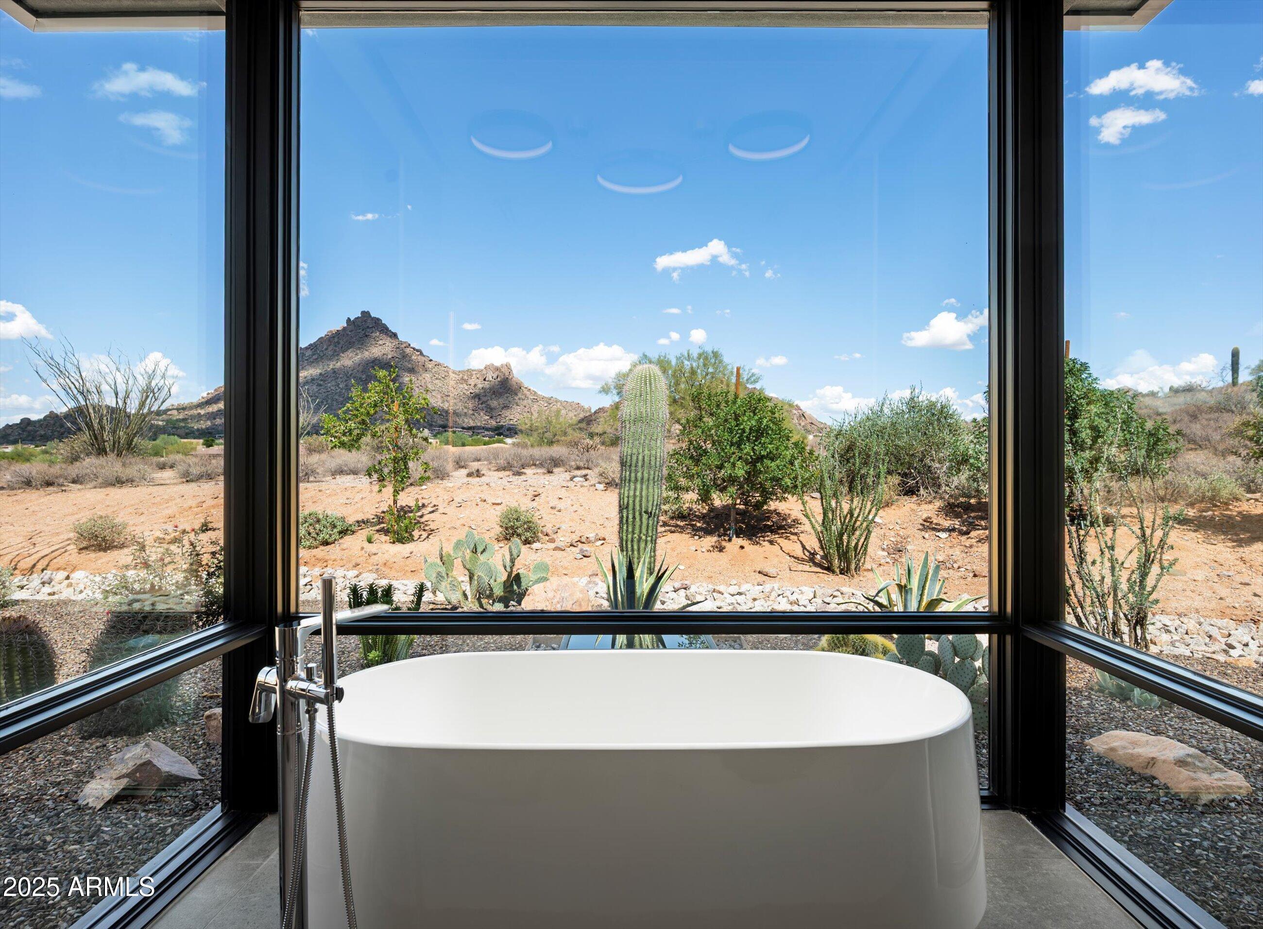 LEGEND CANYON - Residential