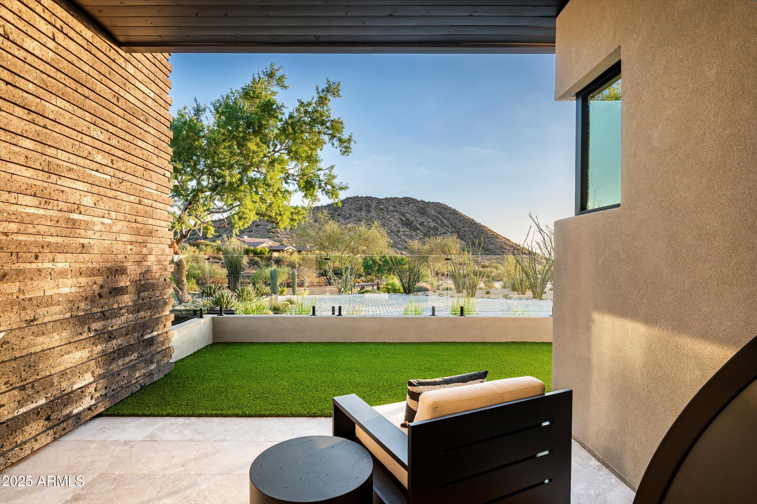 LEGEND CANYON - Residential