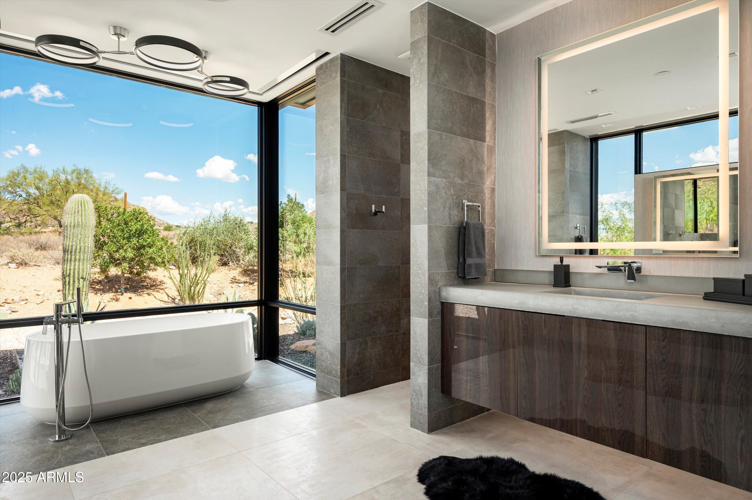 LEGEND CANYON - Residential