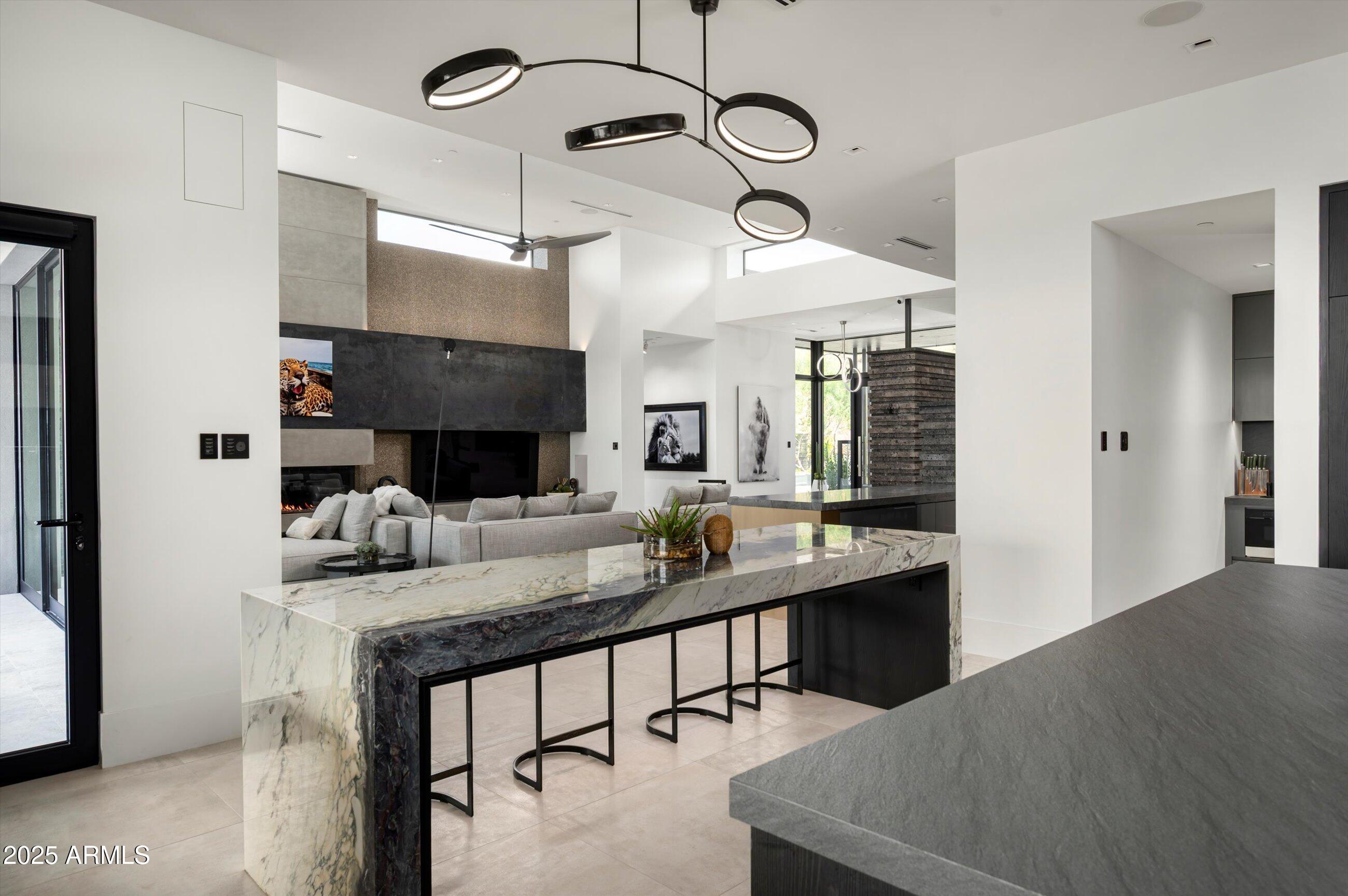 LEGEND CANYON - Residential