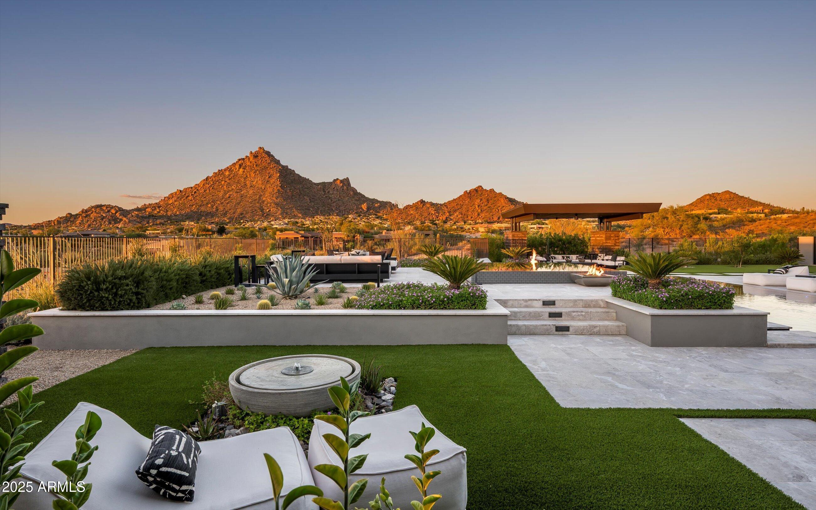 LEGEND CANYON - Residential