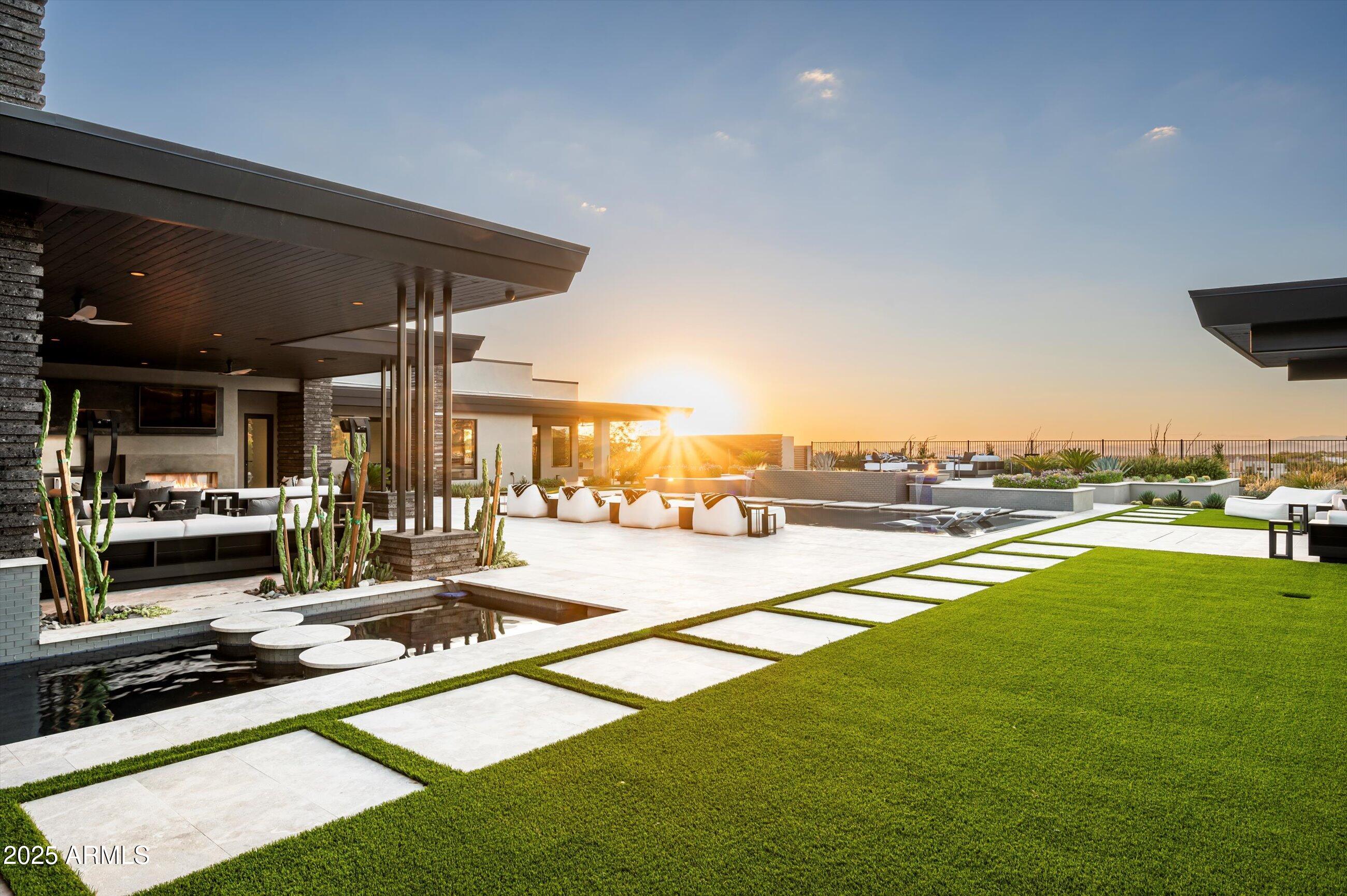 LEGEND CANYON - Residential