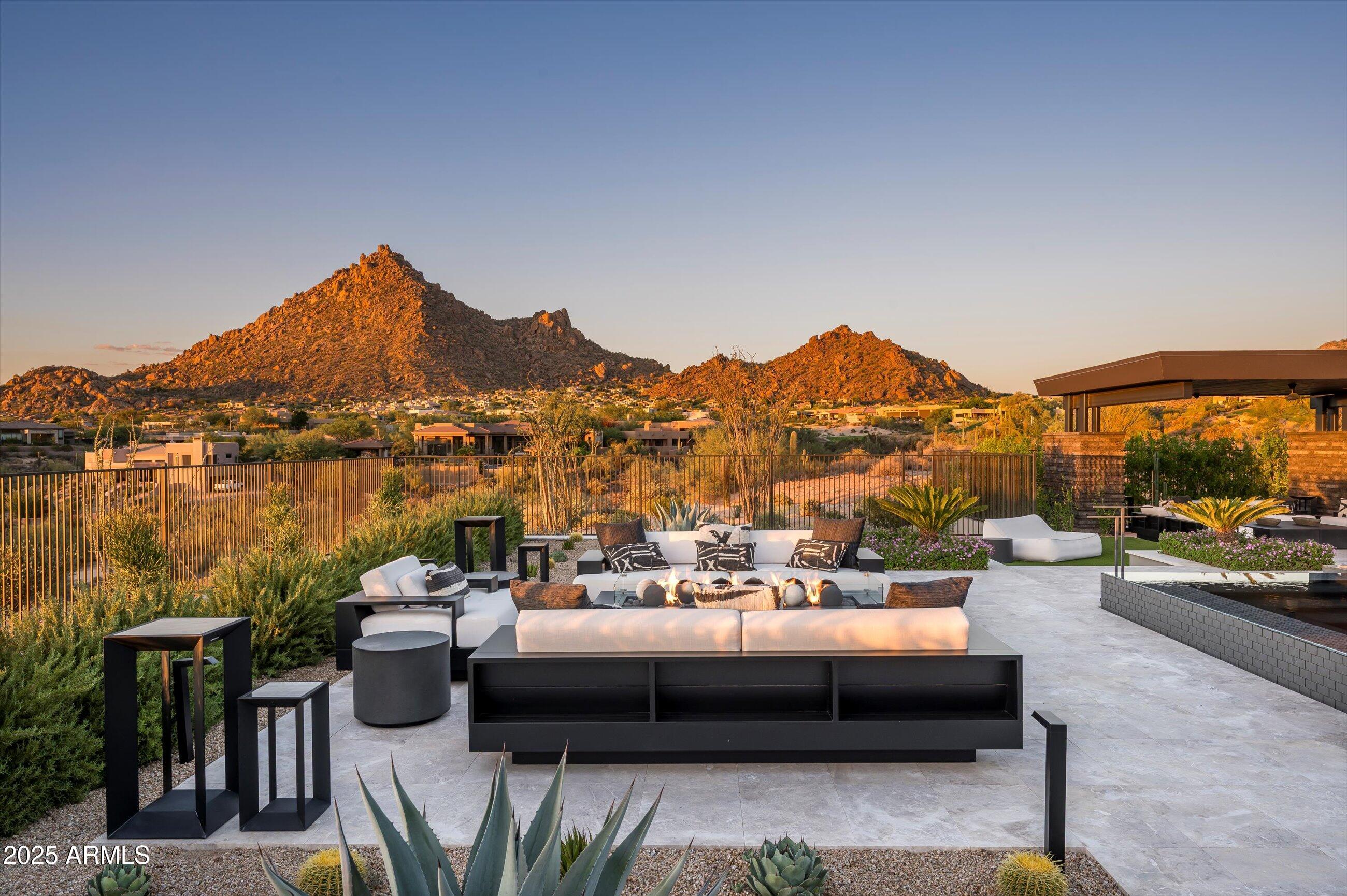 LEGEND CANYON - Residential