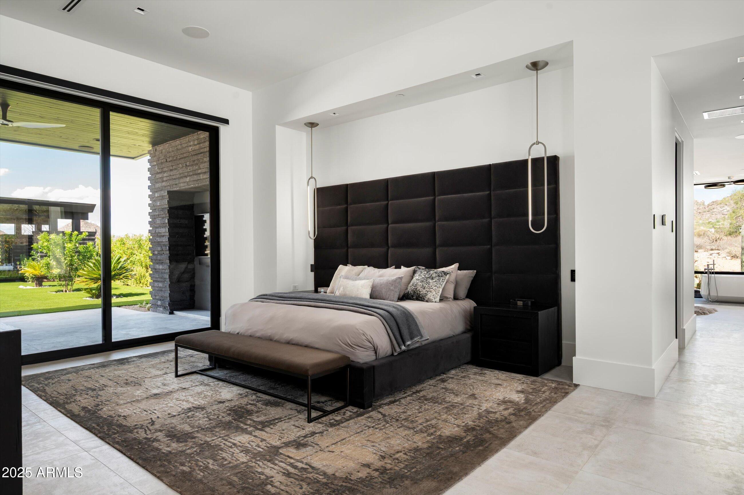 LEGEND CANYON - Residential