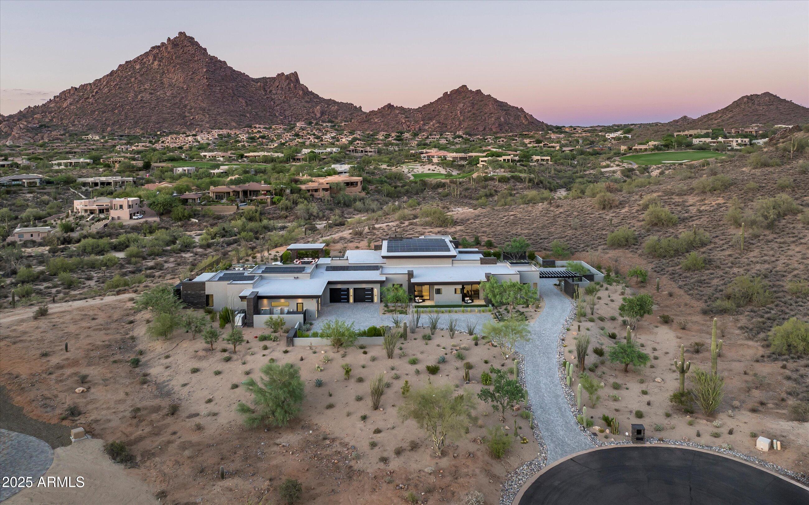 LEGEND CANYON - Residential