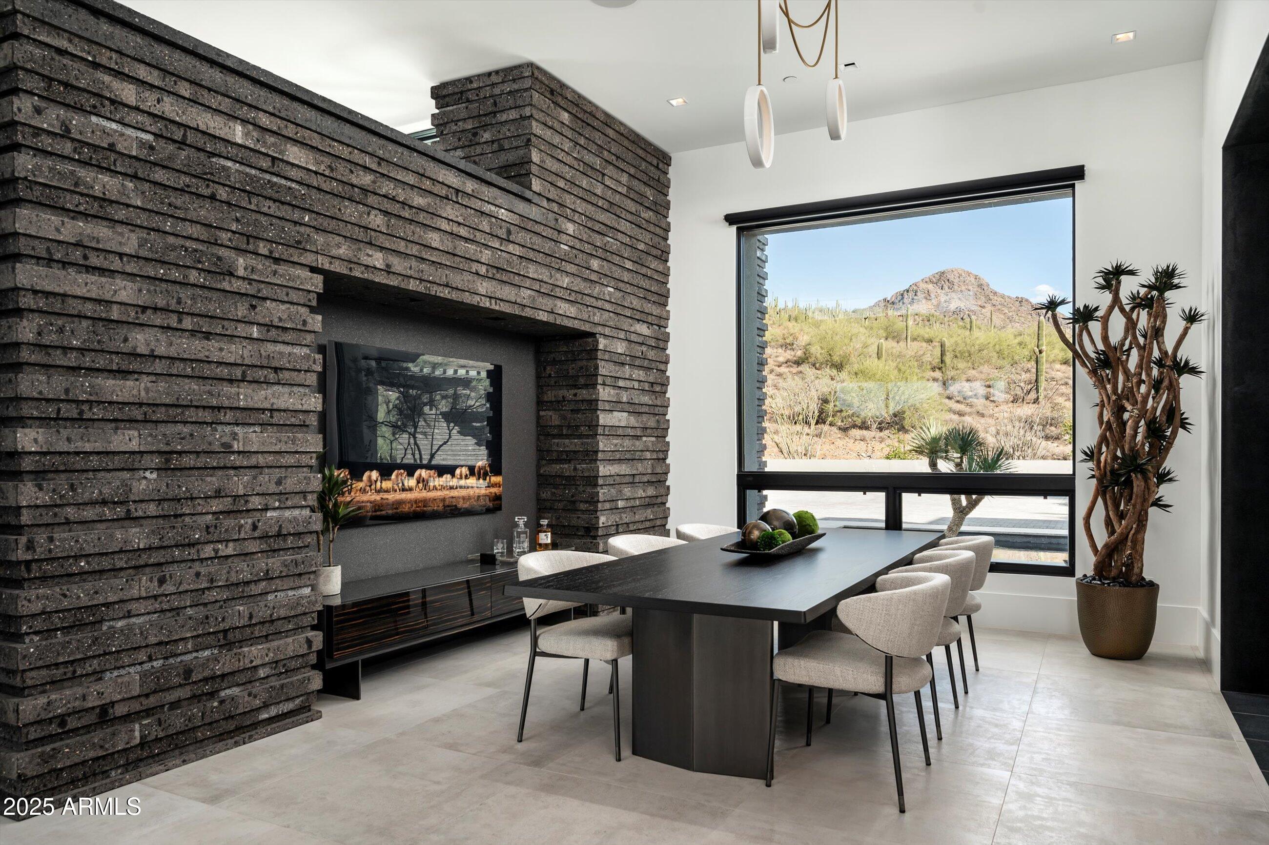 LEGEND CANYON - Residential
