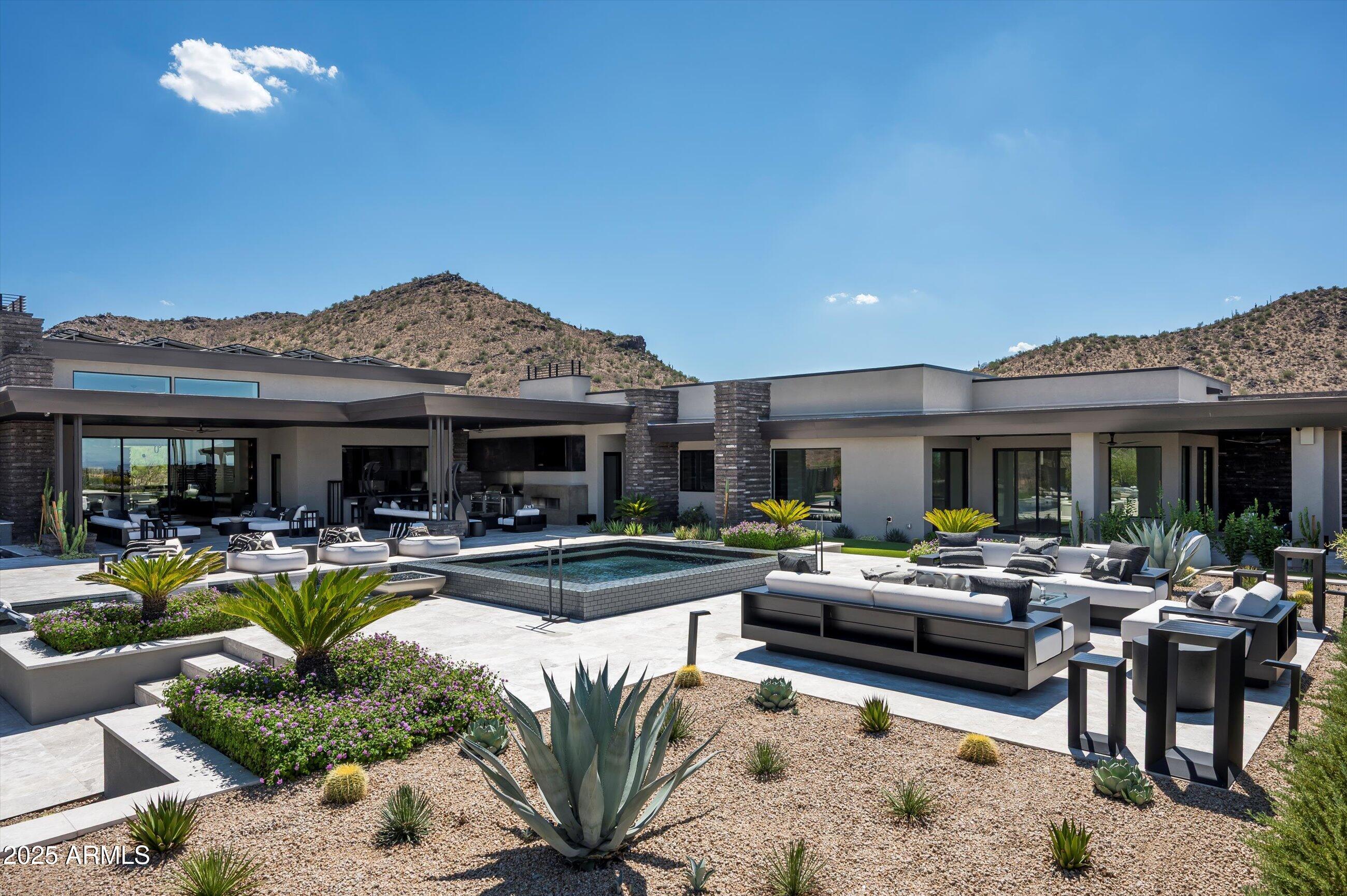 LEGEND CANYON - Residential