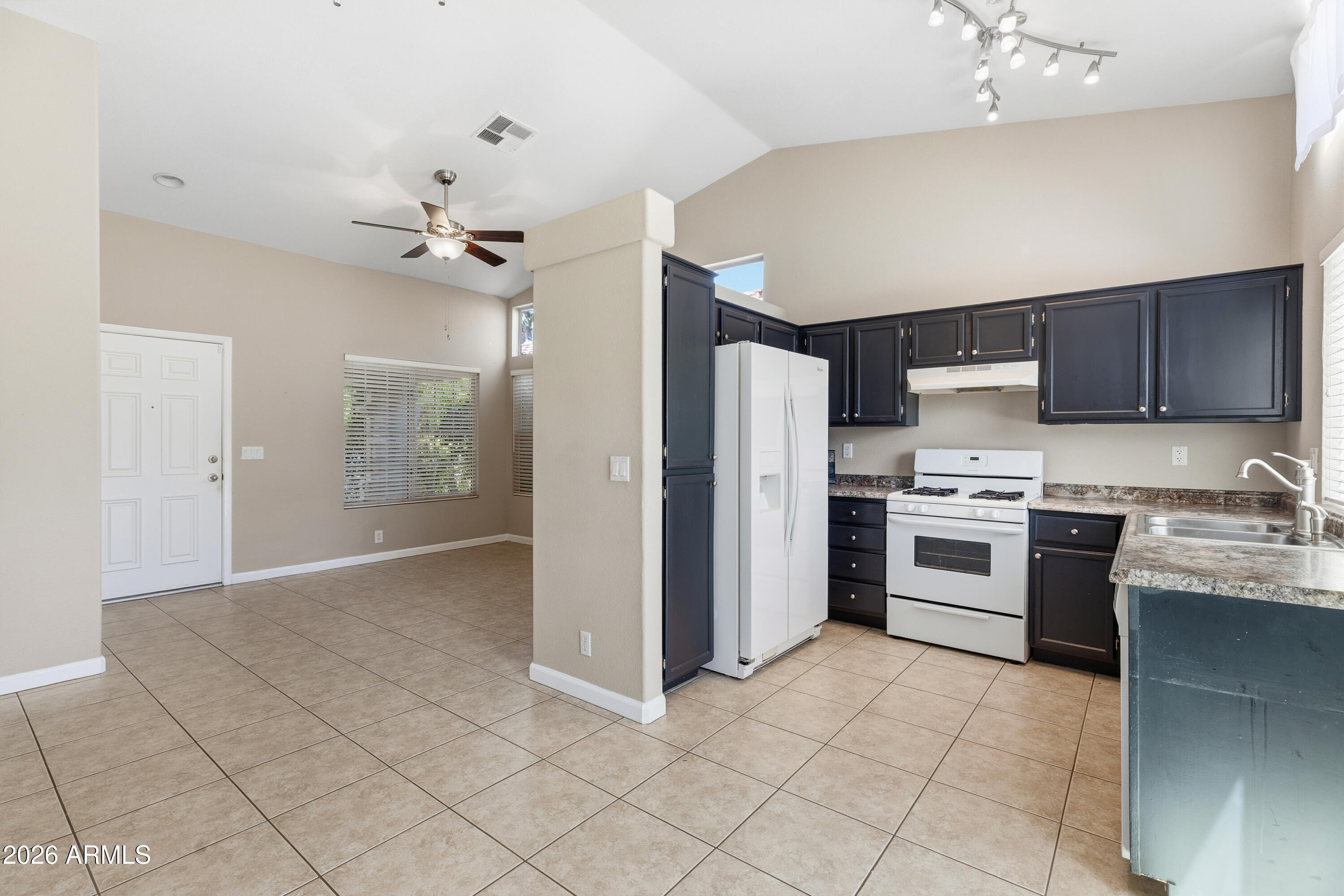 KAUFMAN BROAD AT DESERT CANYON - Residential