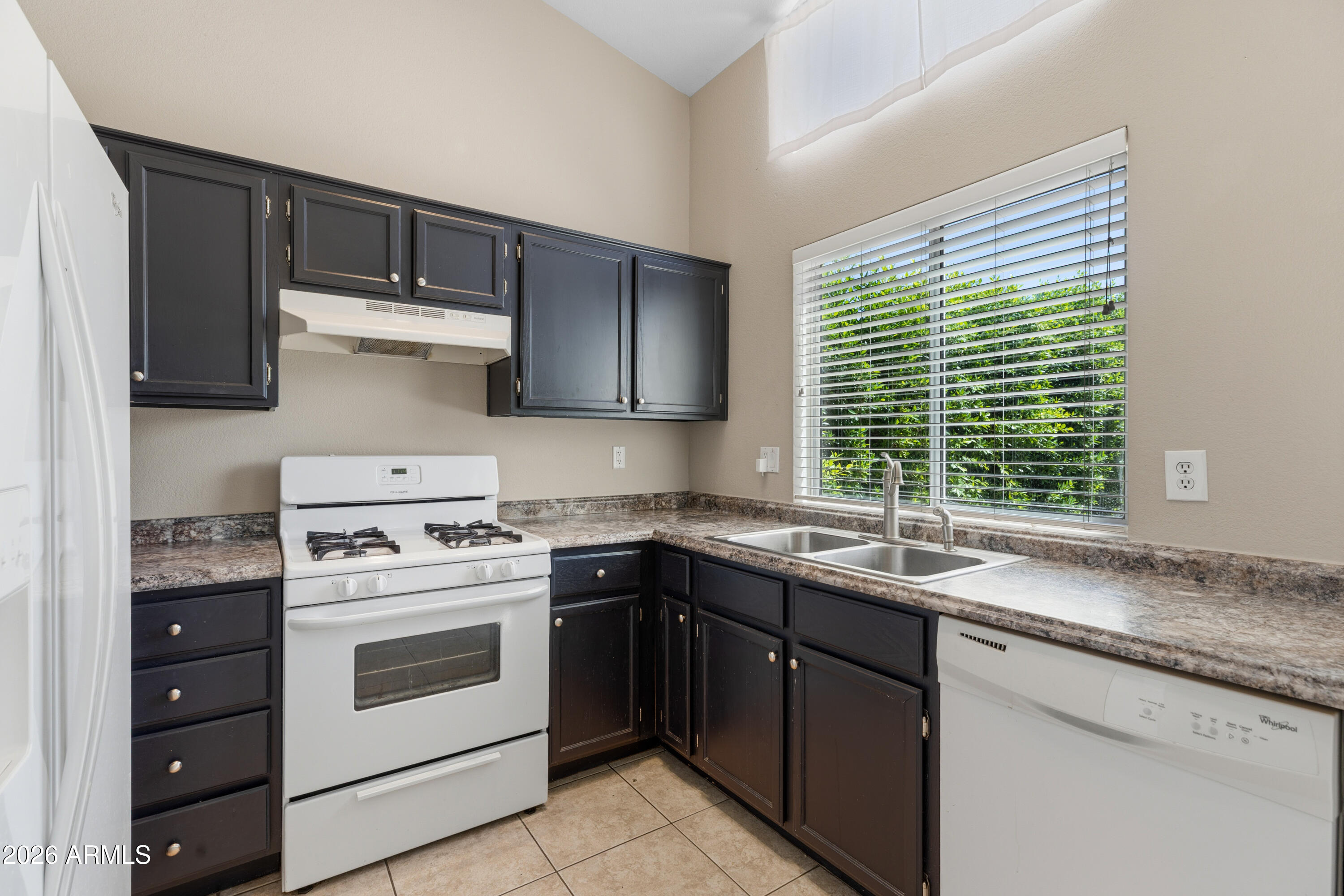 KAUFMAN BROAD AT DESERT CANYON - Residential