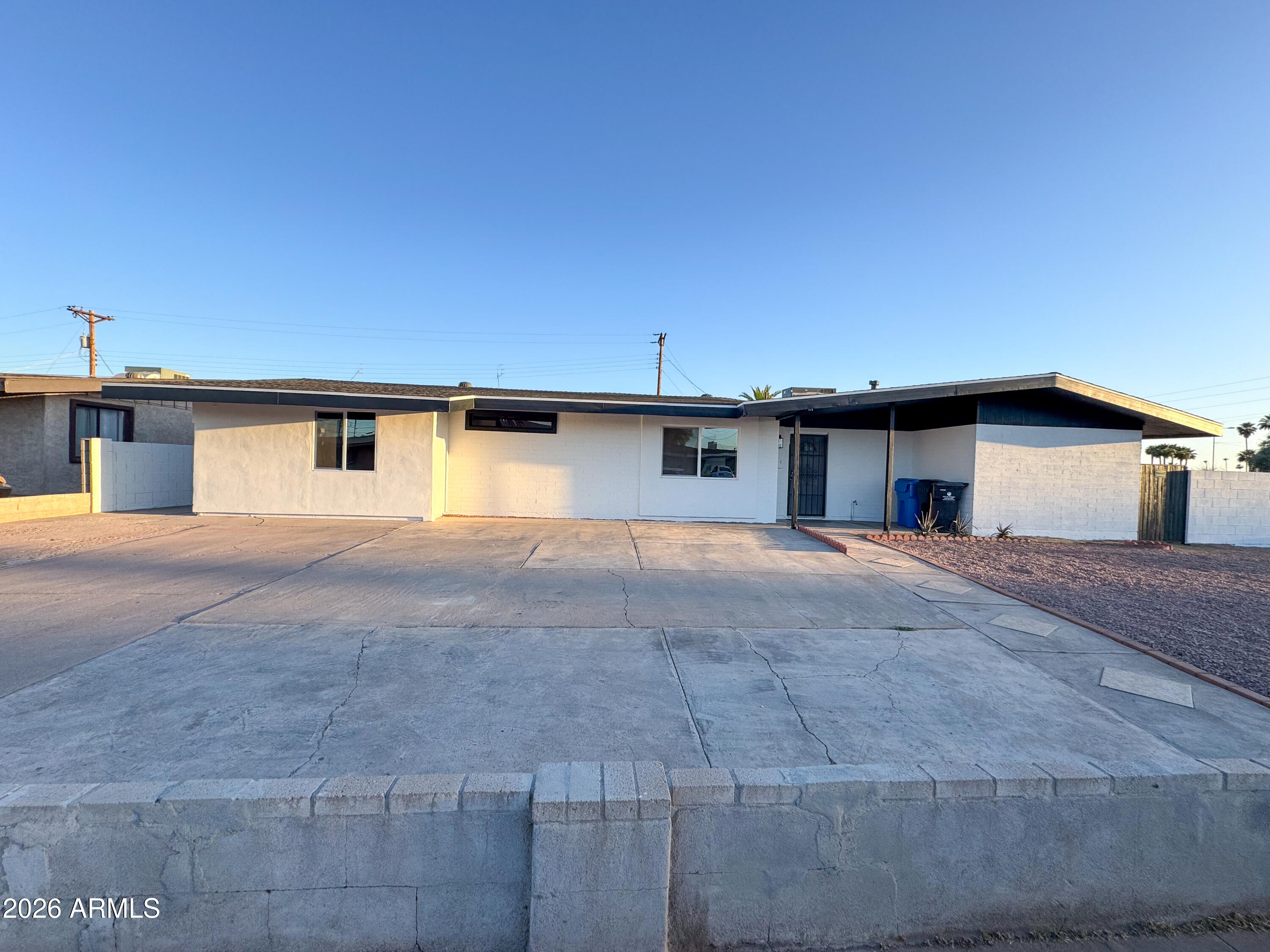 5837 W PIERSON Street