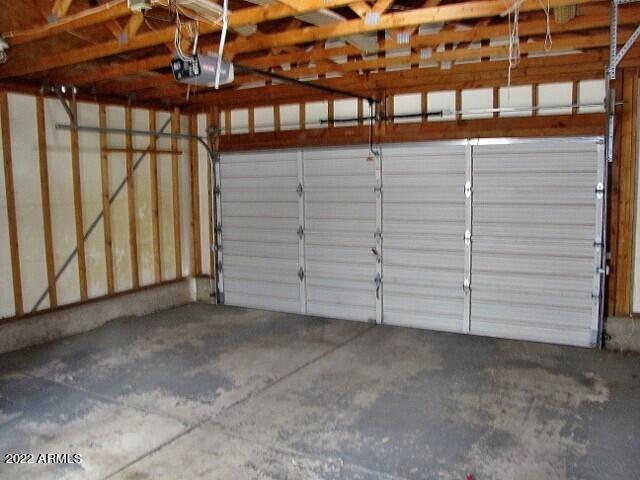 DESERT SHADOWS - Residential Lease