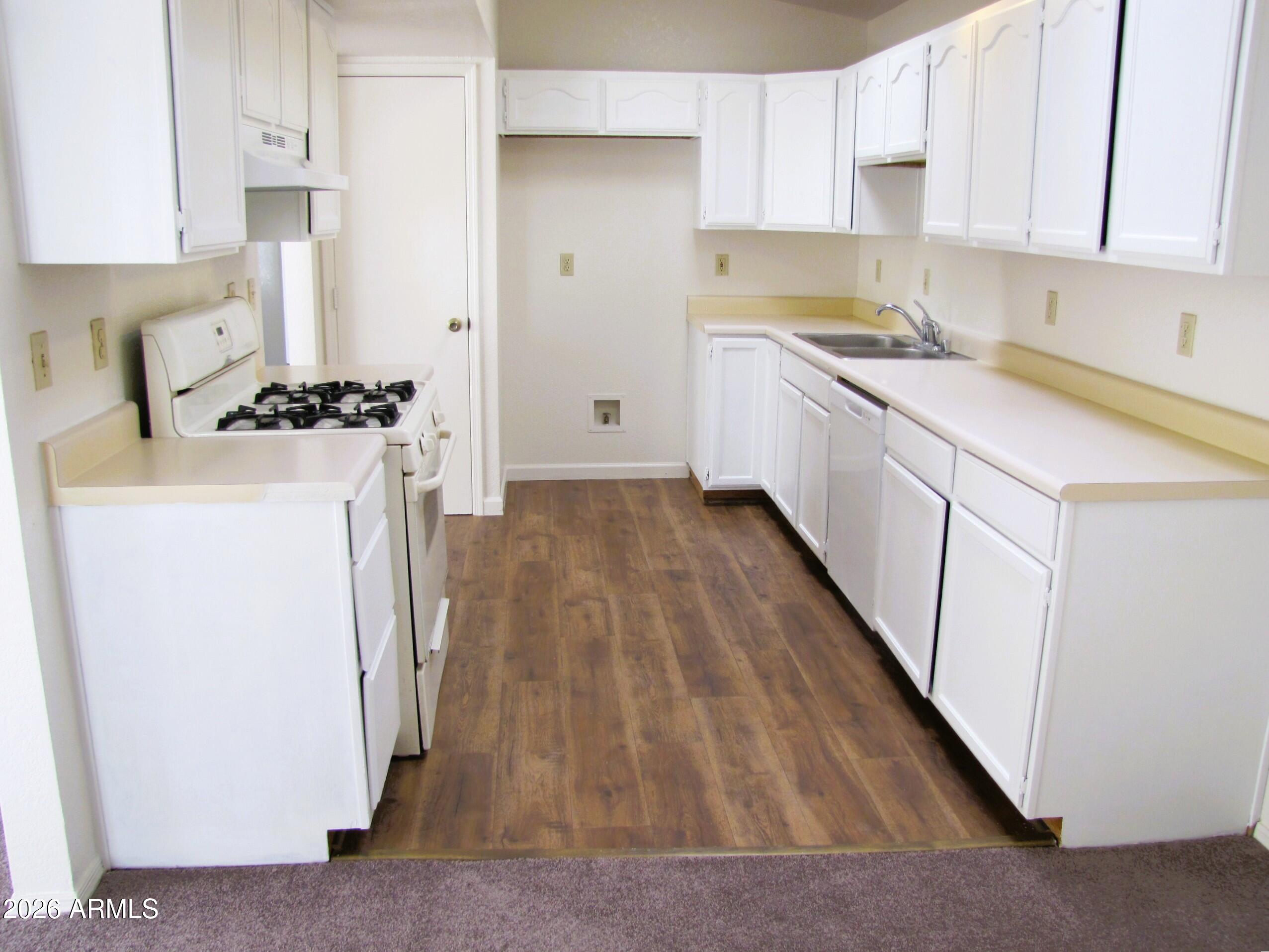 DESERT SHADOWS - Residential Lease