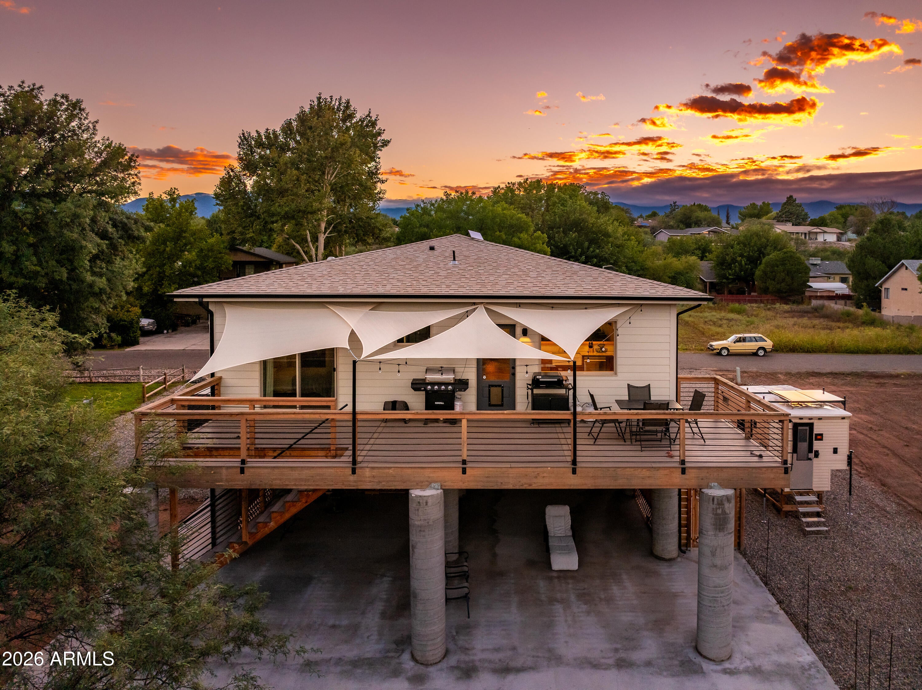 4812 E COMANCHE Drive