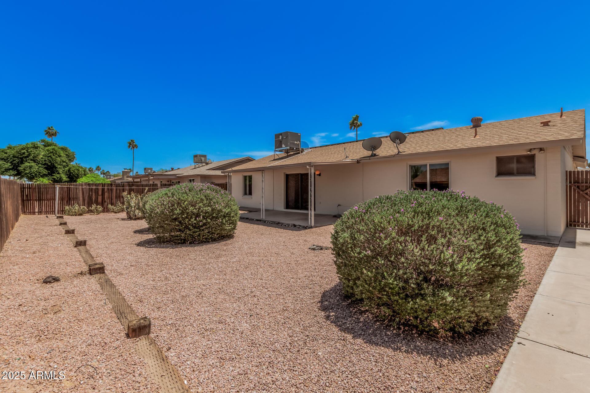 916 W LOUGHLIN Drive