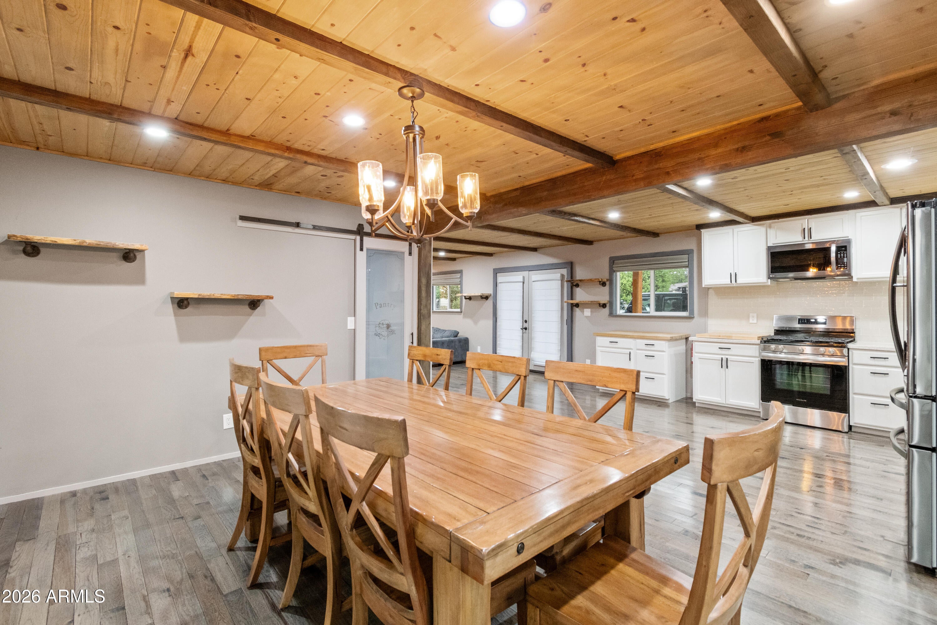 1403 S JULIA Lane