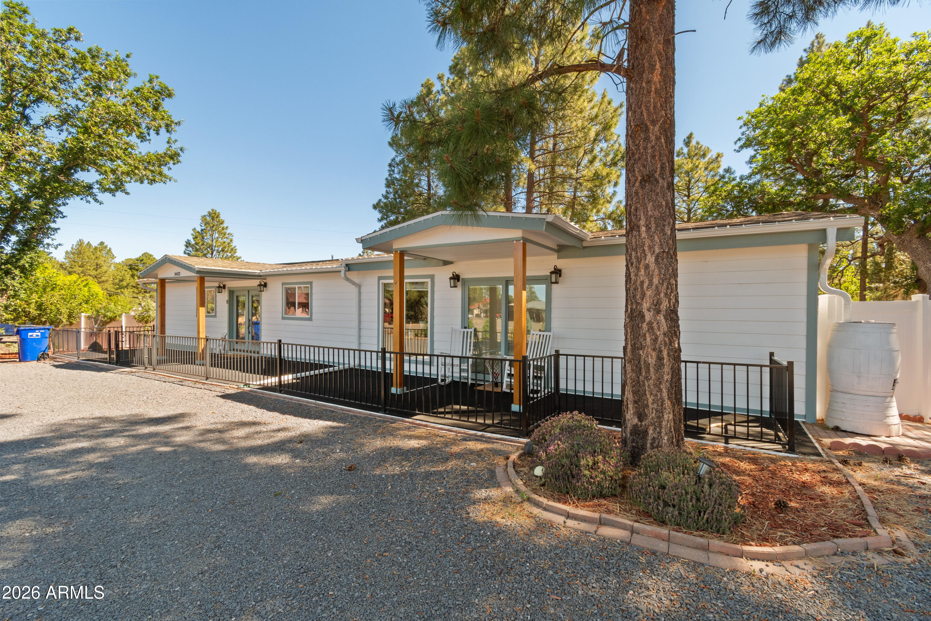 1403 S JULIA Lane