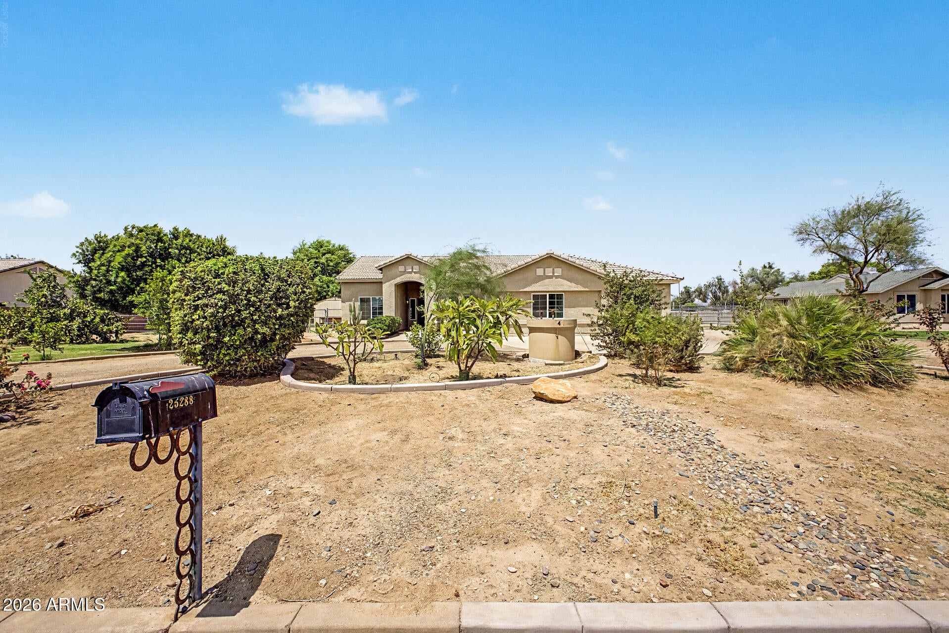 25288 W ILLINI Street