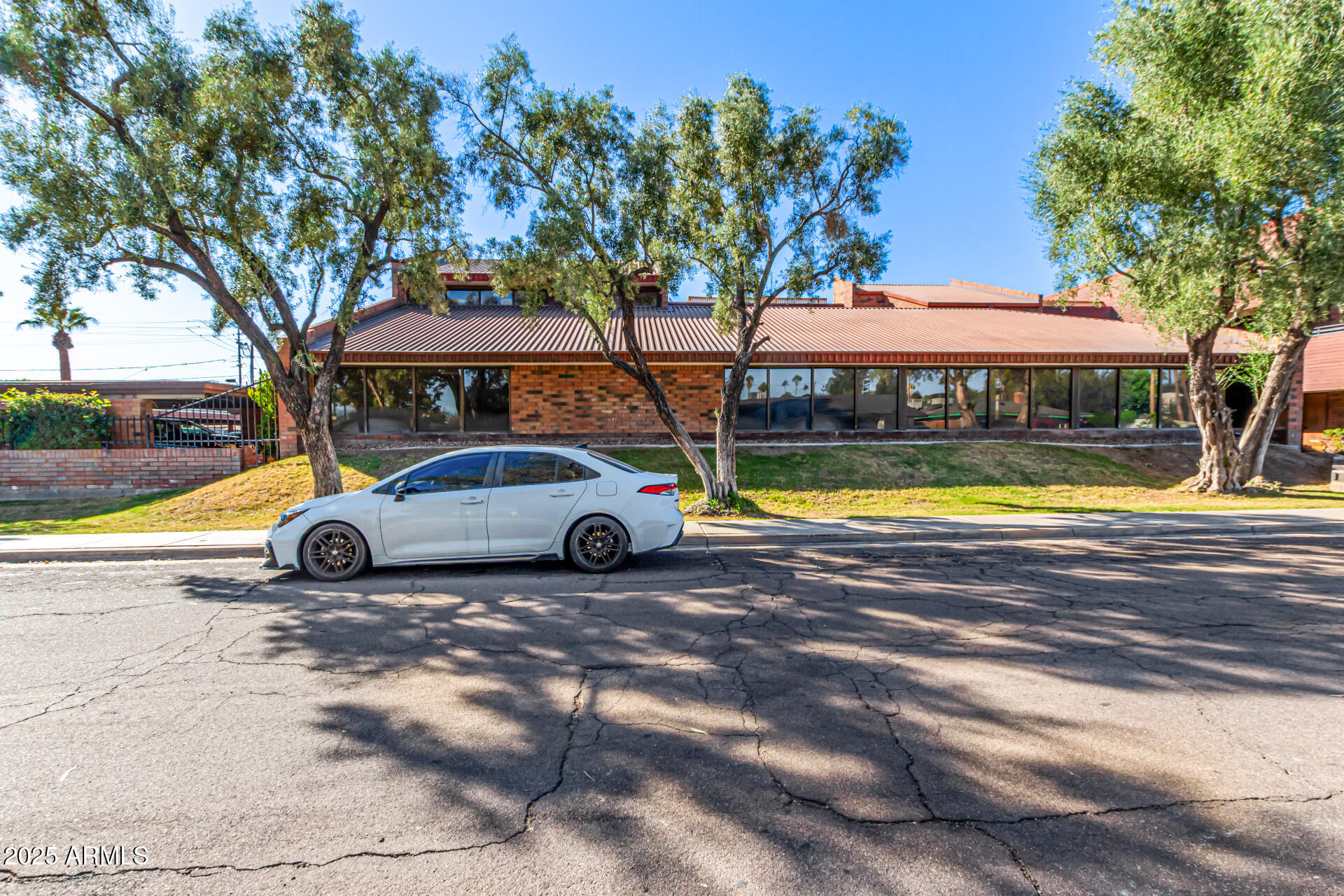 777 E THOMAS Road 150