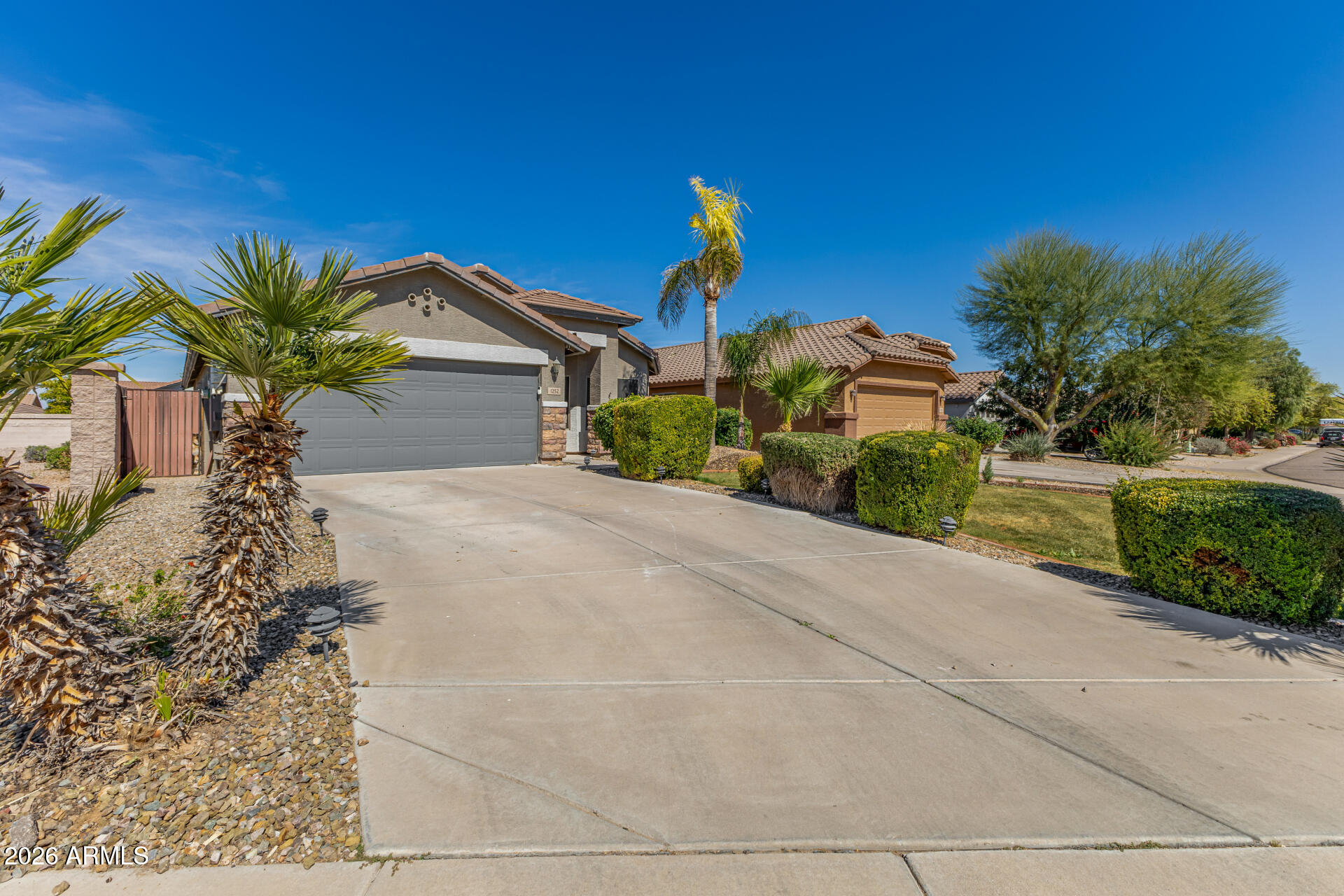 1252 W OAK TREE Lane