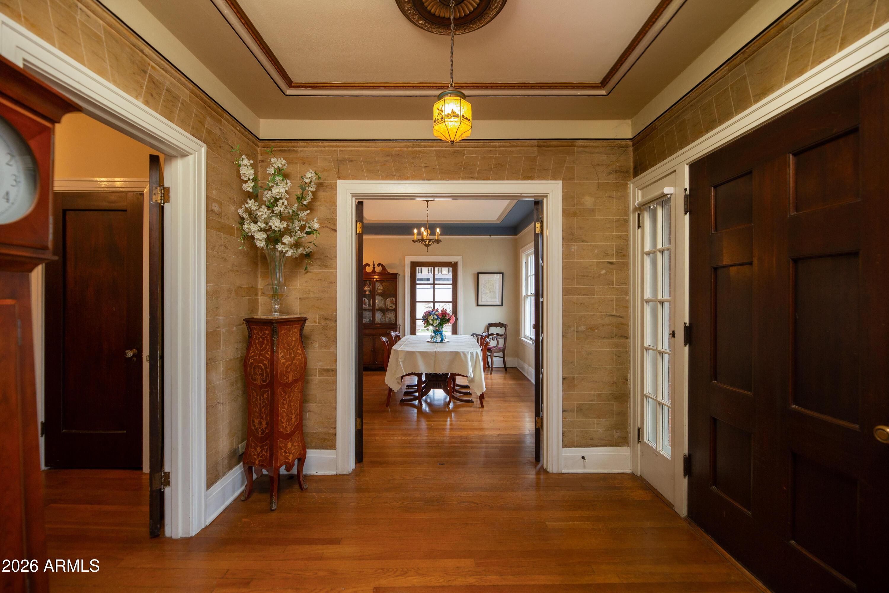 525 W Lynwood Street