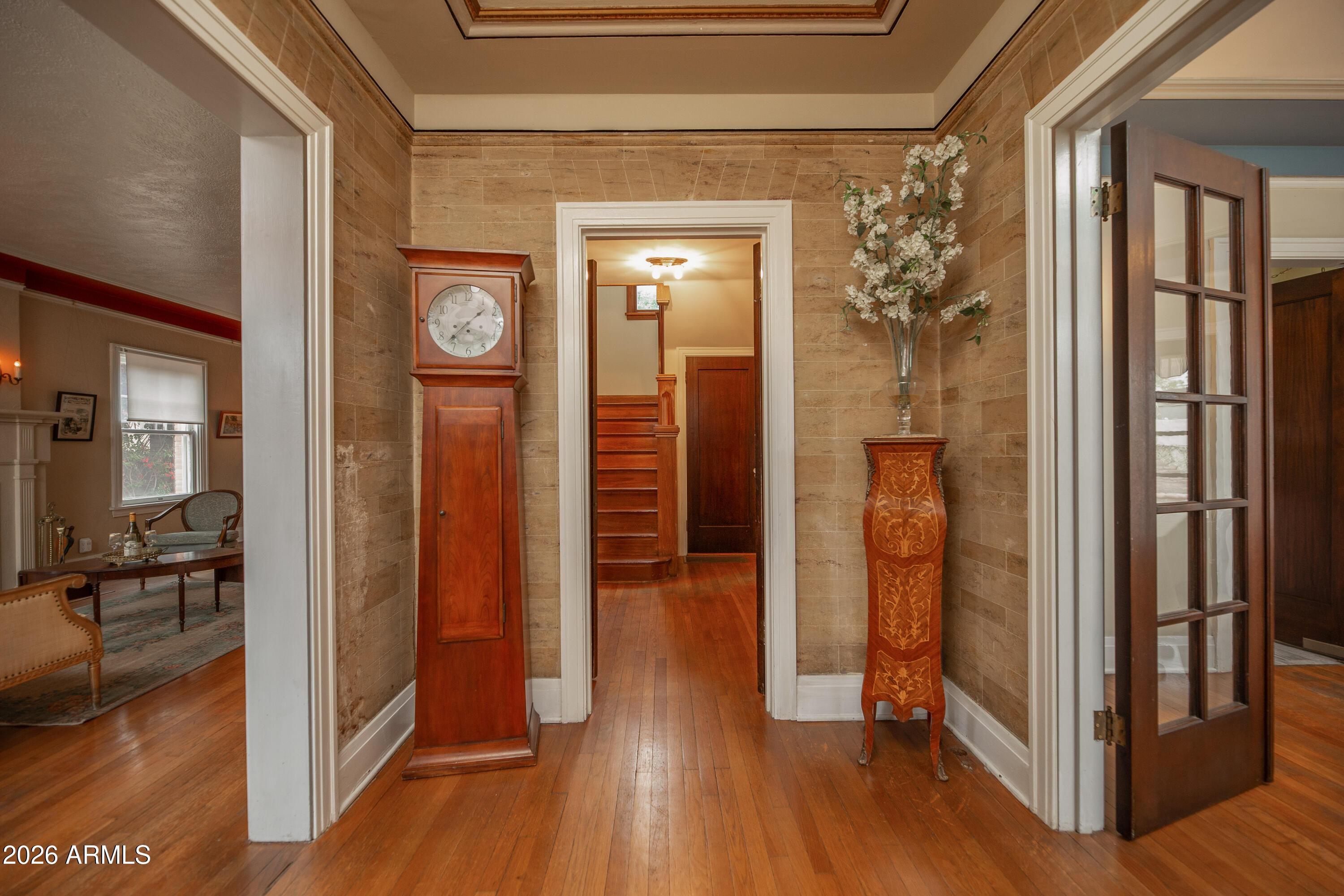 525 W Lynwood Street