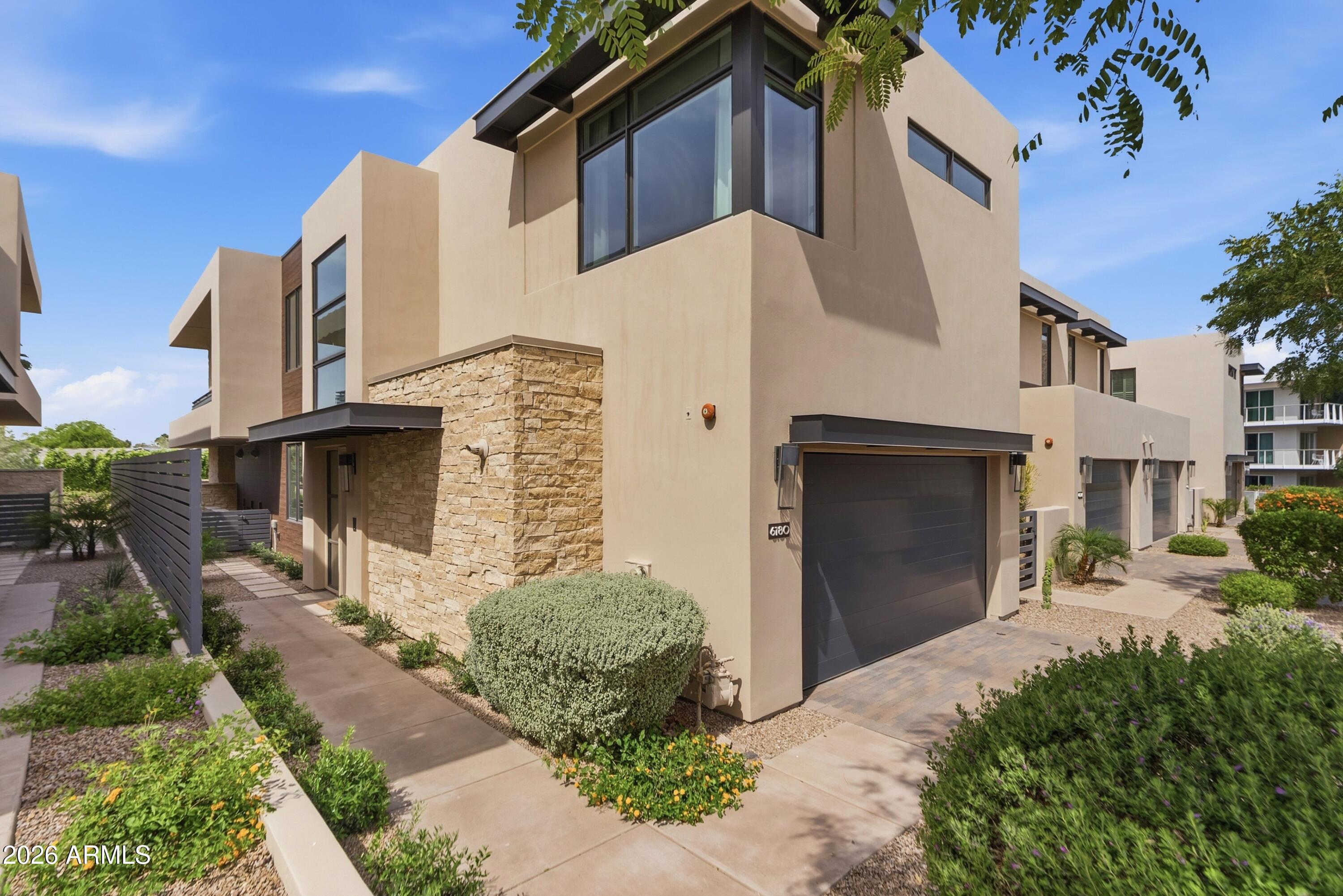 6180 N LAS BRISAS Drive