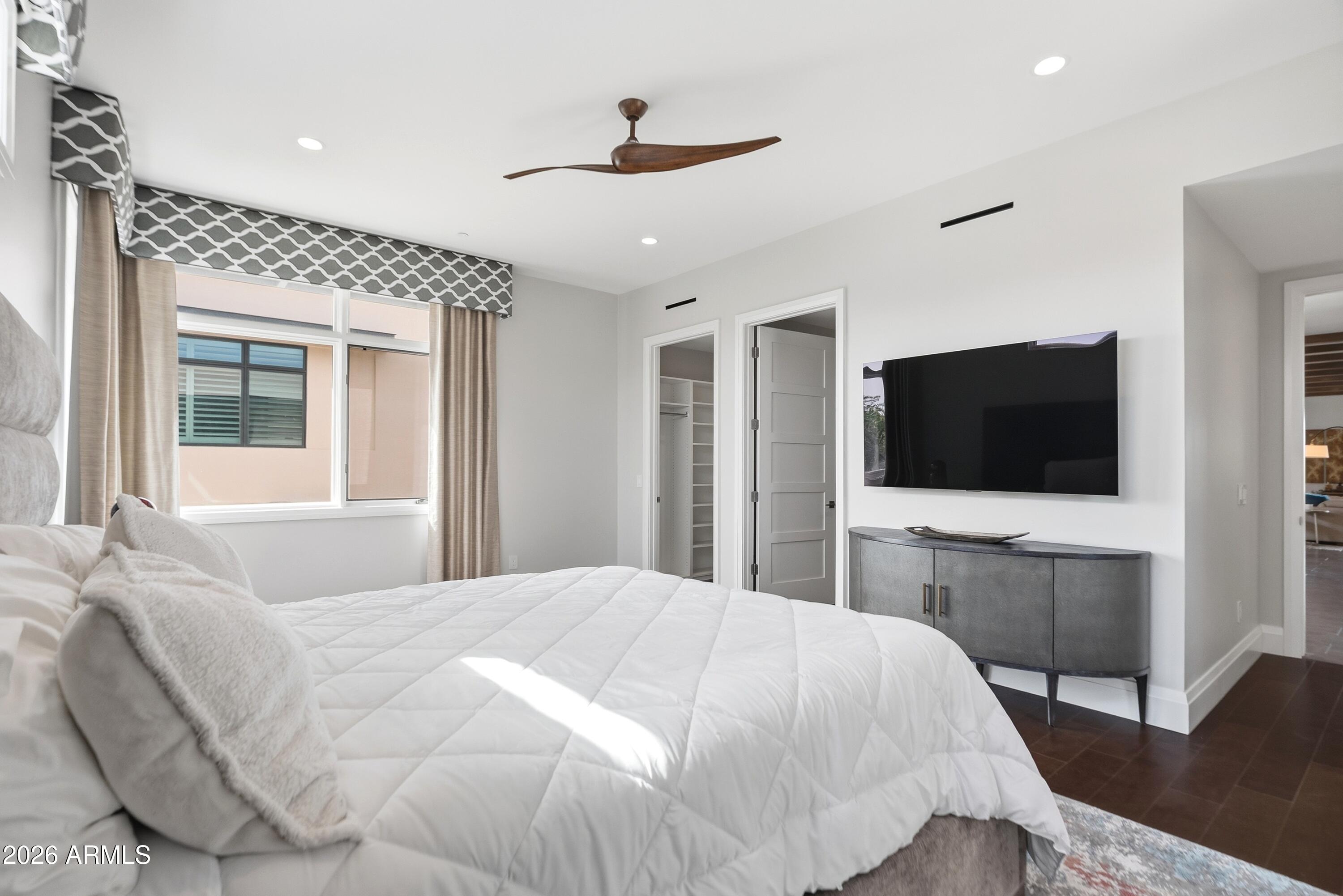 Paradise Valley, Arizona, 85253, United States, 3 Bedrooms Bedrooms, ,4 BathroomsBathrooms,Residential,Active,2032458